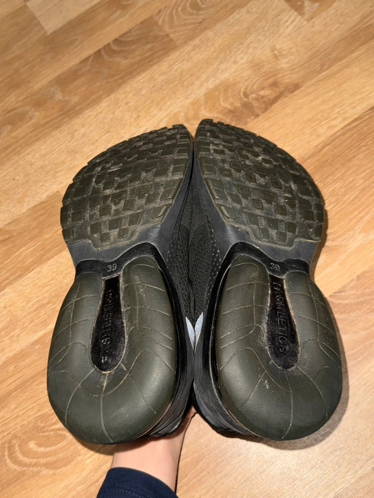 Schwarze Damen Sneaker mit Air-Dämpfung – Tamaris – taille 39 4