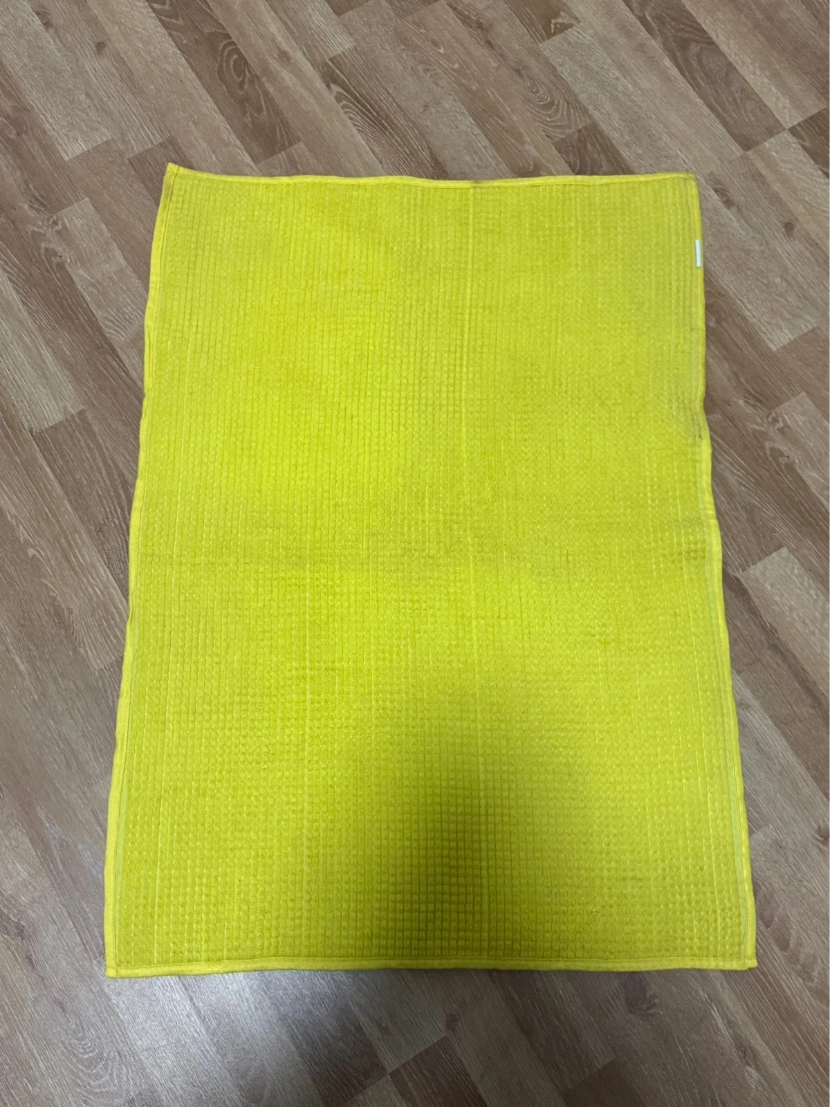 Neongelber Badezimmerteppich / Badematte 2