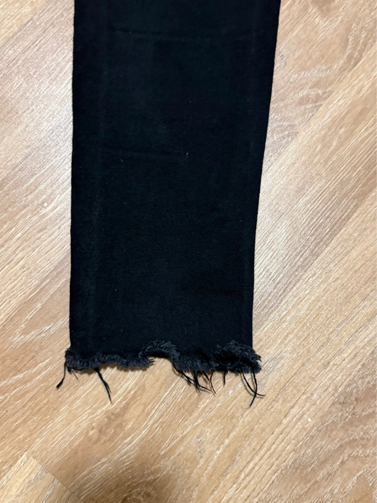 Schwarze Skinny Jeans mit Fransen-Saum – Goodies – taille XL / 42 / 14 5