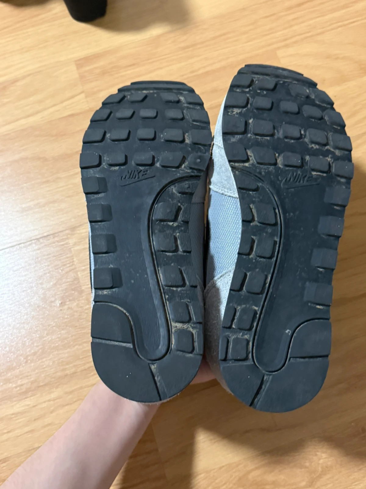 Nike Sneaker grau – Nike – taille 41 5