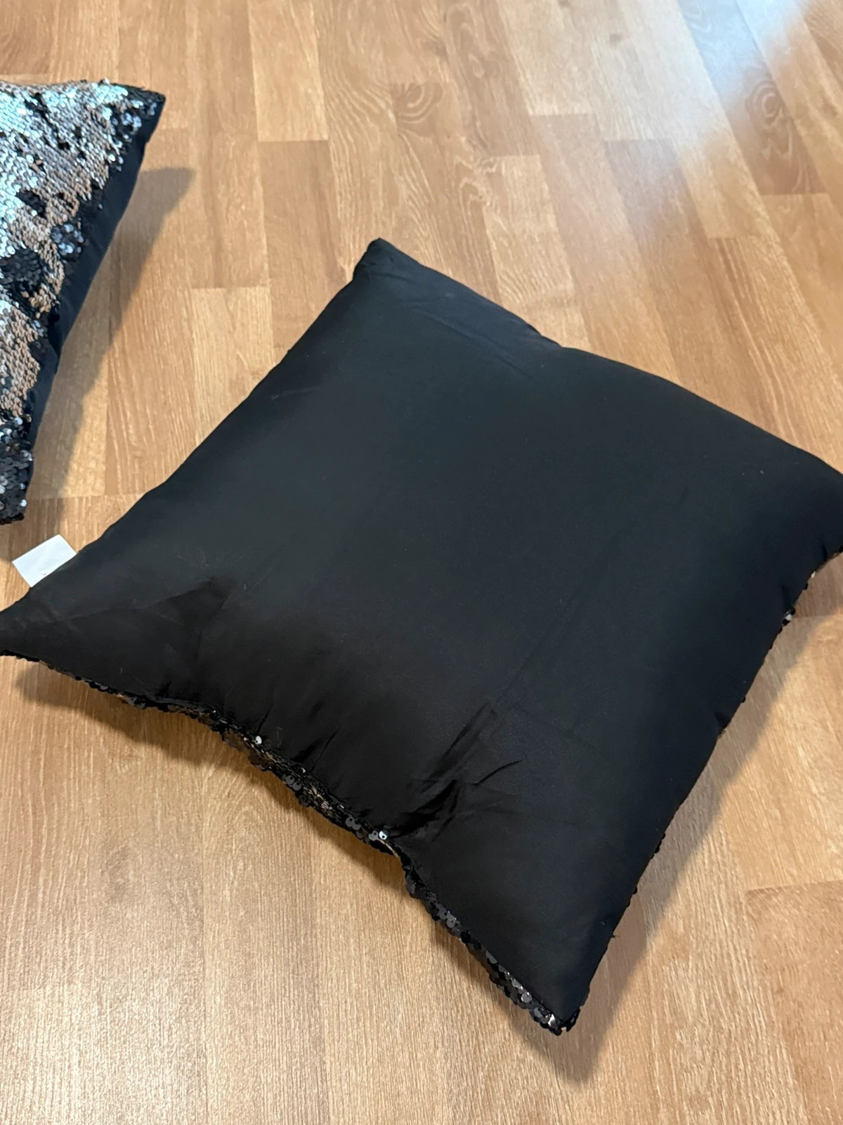 2 Wendepailletten-Kissen Silber/Schwarz – taille 40 x 40 cm 3