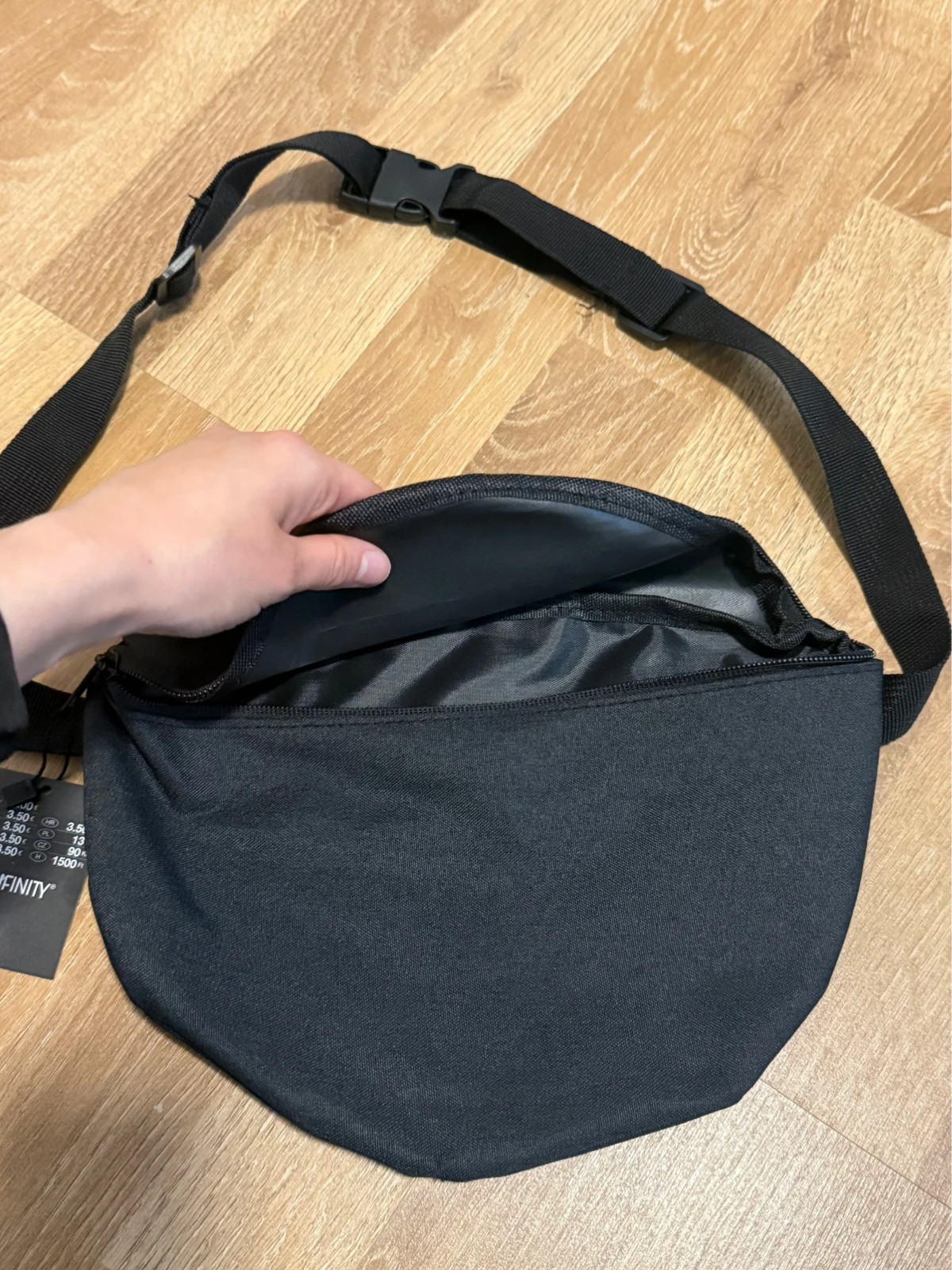 Schwarze Umhängetasche / Crossbody – Infinity 2