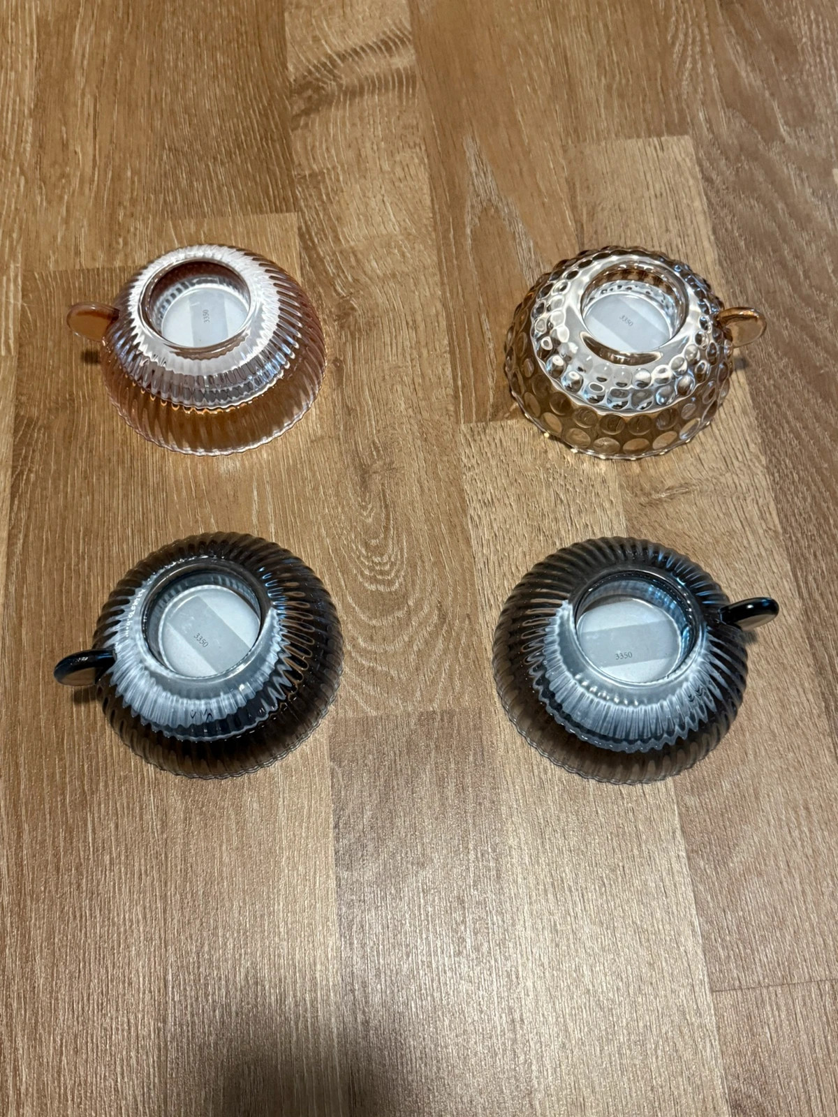 4 Teelichthalter aus Glas 2