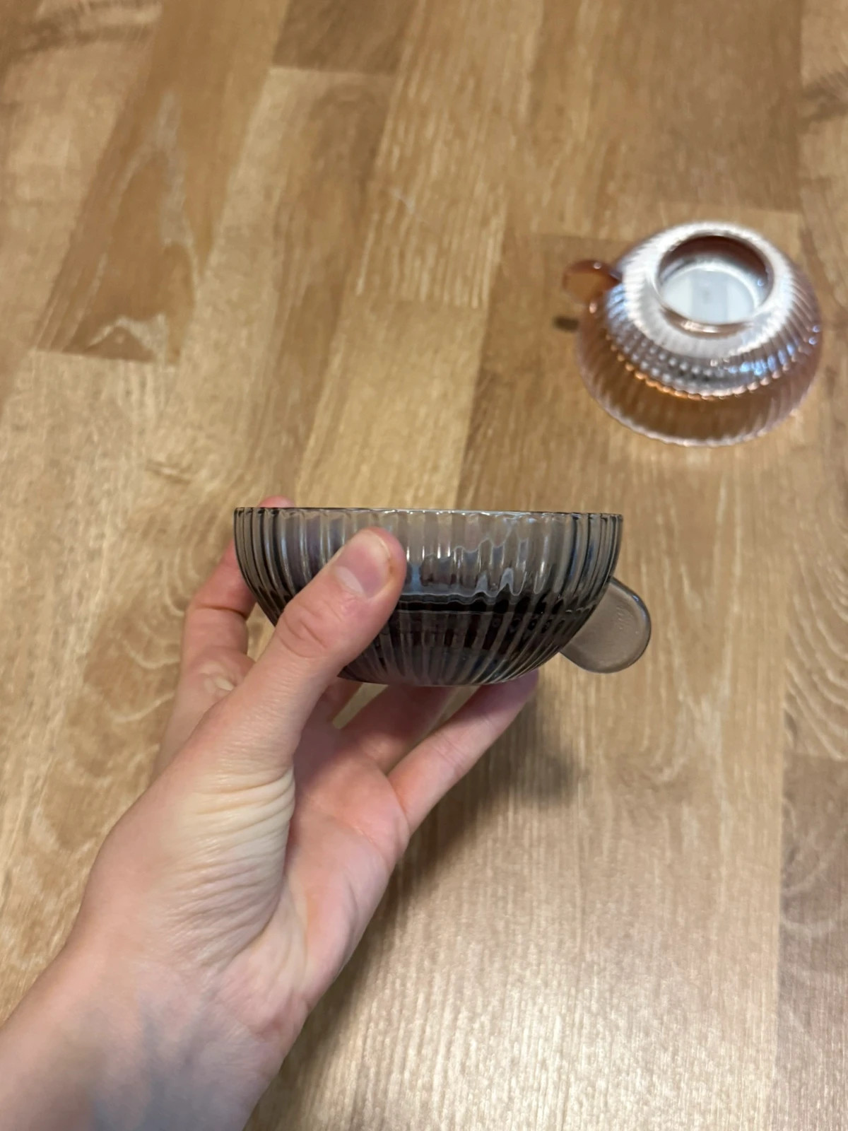 4 Teelichthalter aus Glas 3