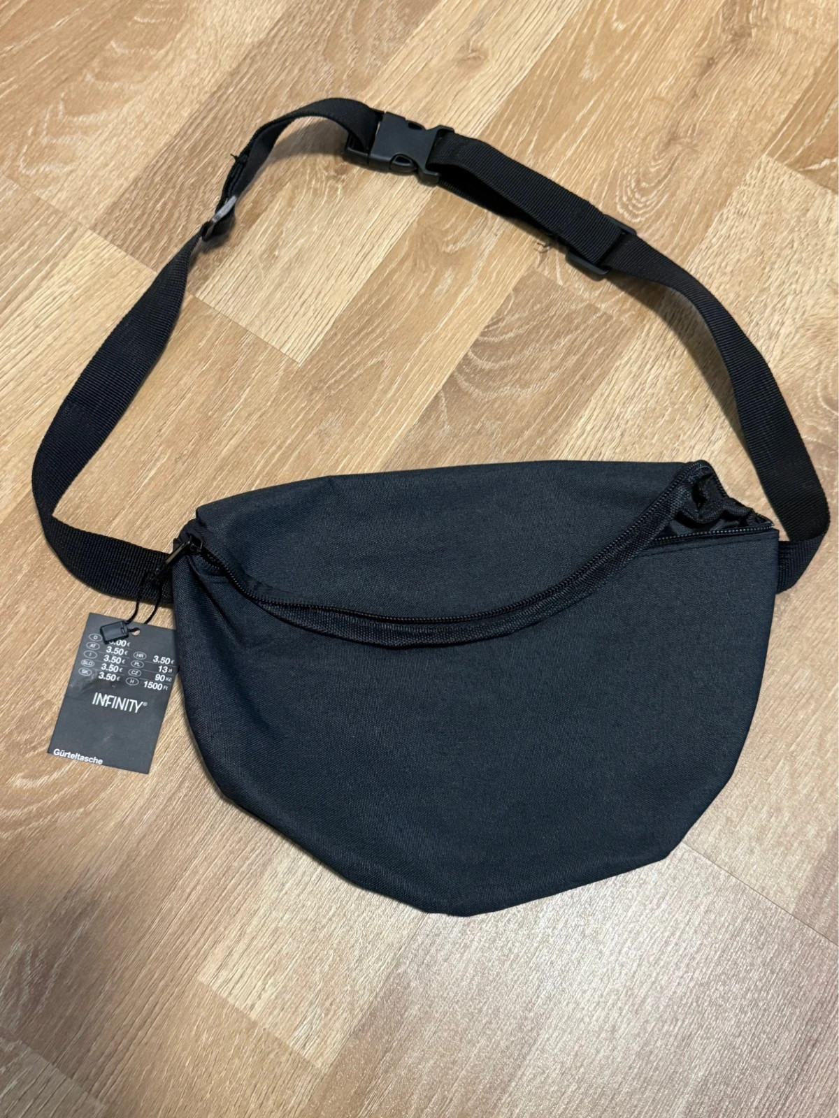 Schwarze Umhängetasche / Crossbody