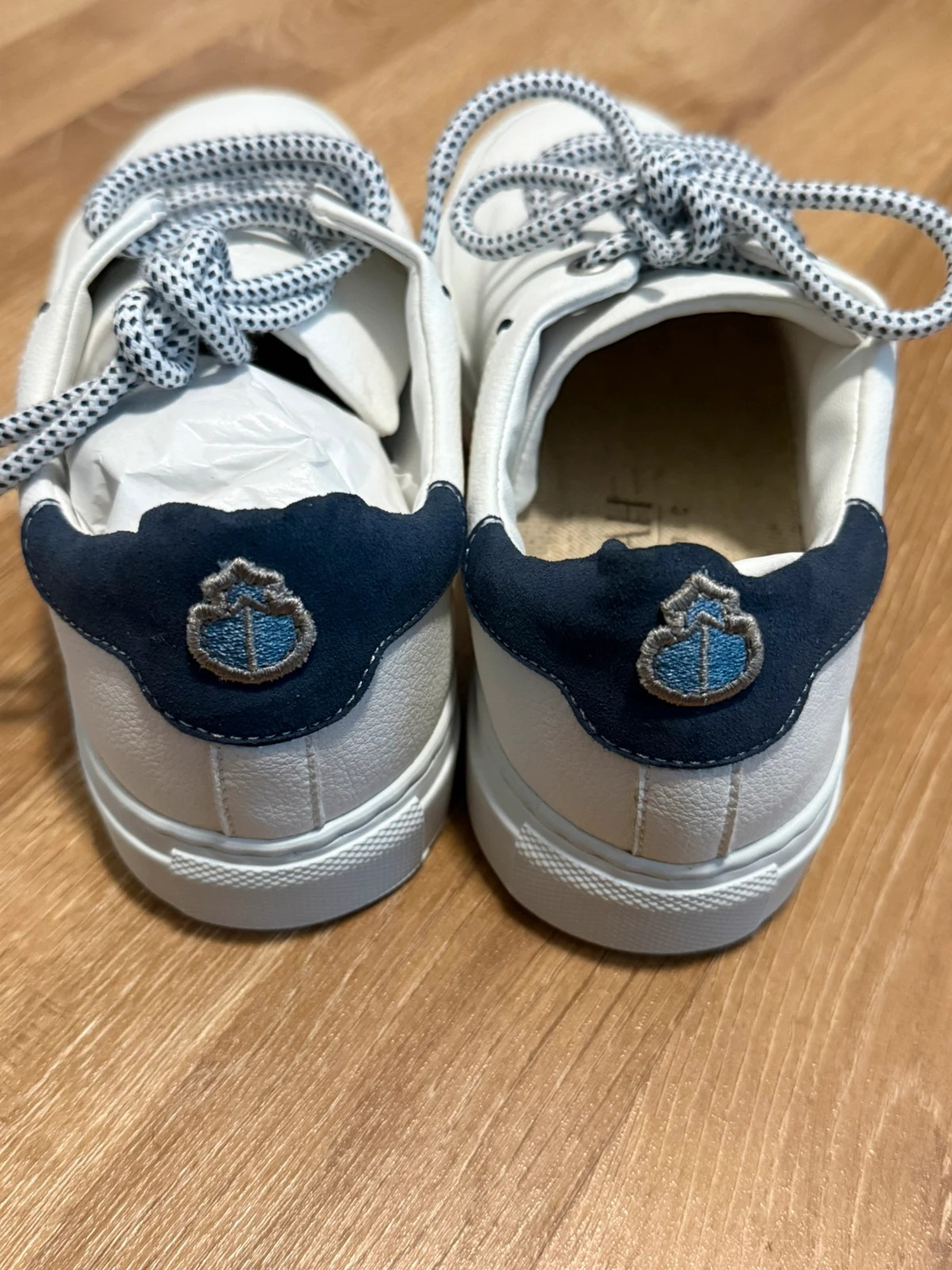 Weiße Sneaker mit navyblauen Details – Noah – taille 36 4