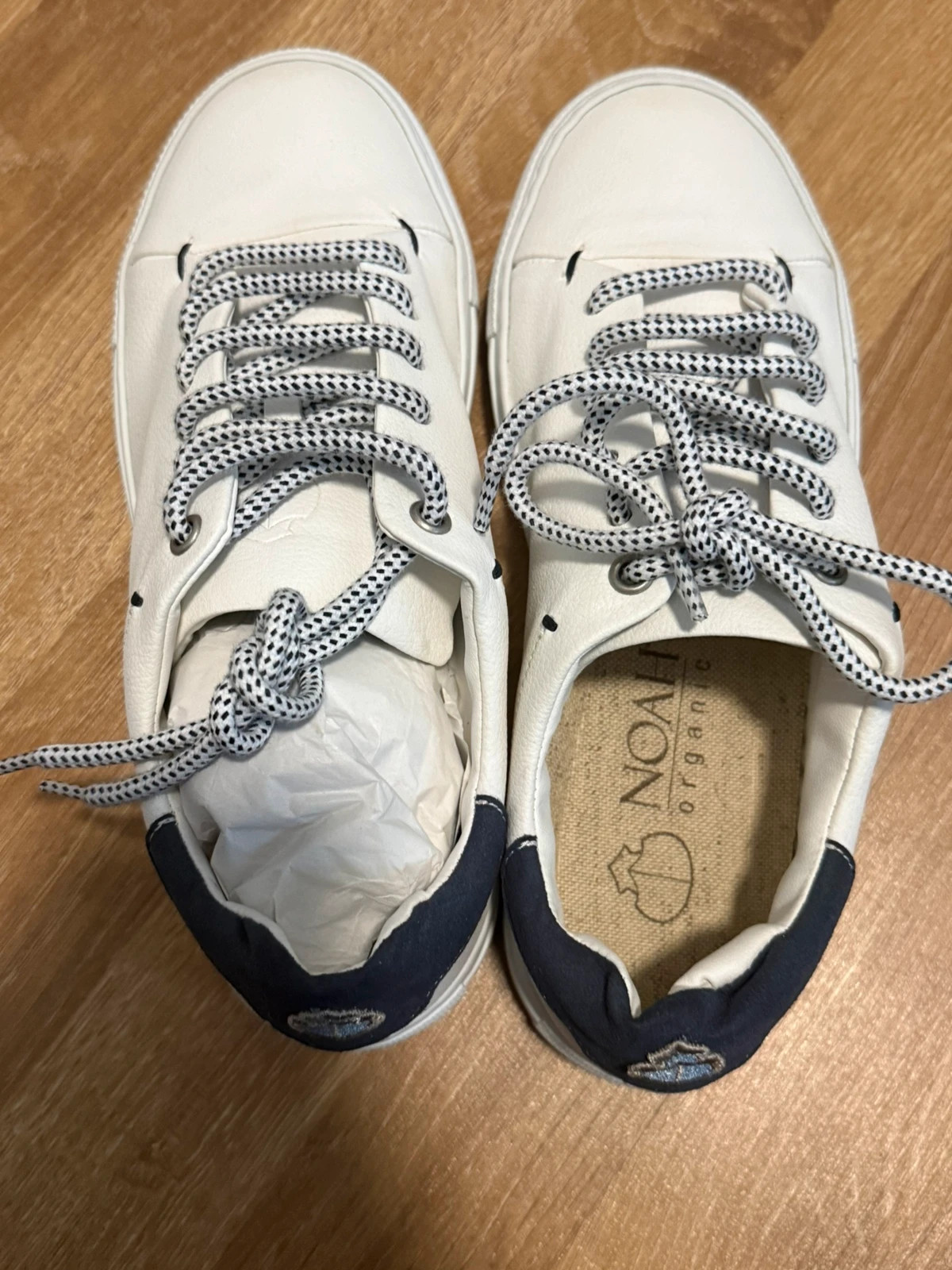 Weiße Sneaker mit navyblauen Details – Noah – taille 36 5