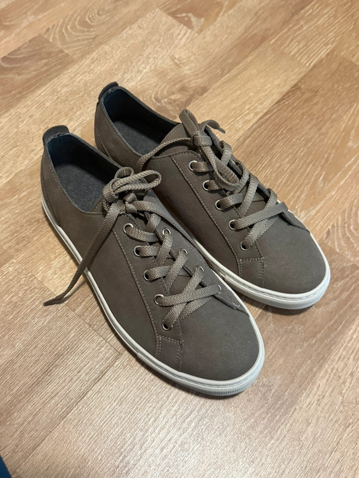 NOAH Damen Sneaker Taupe