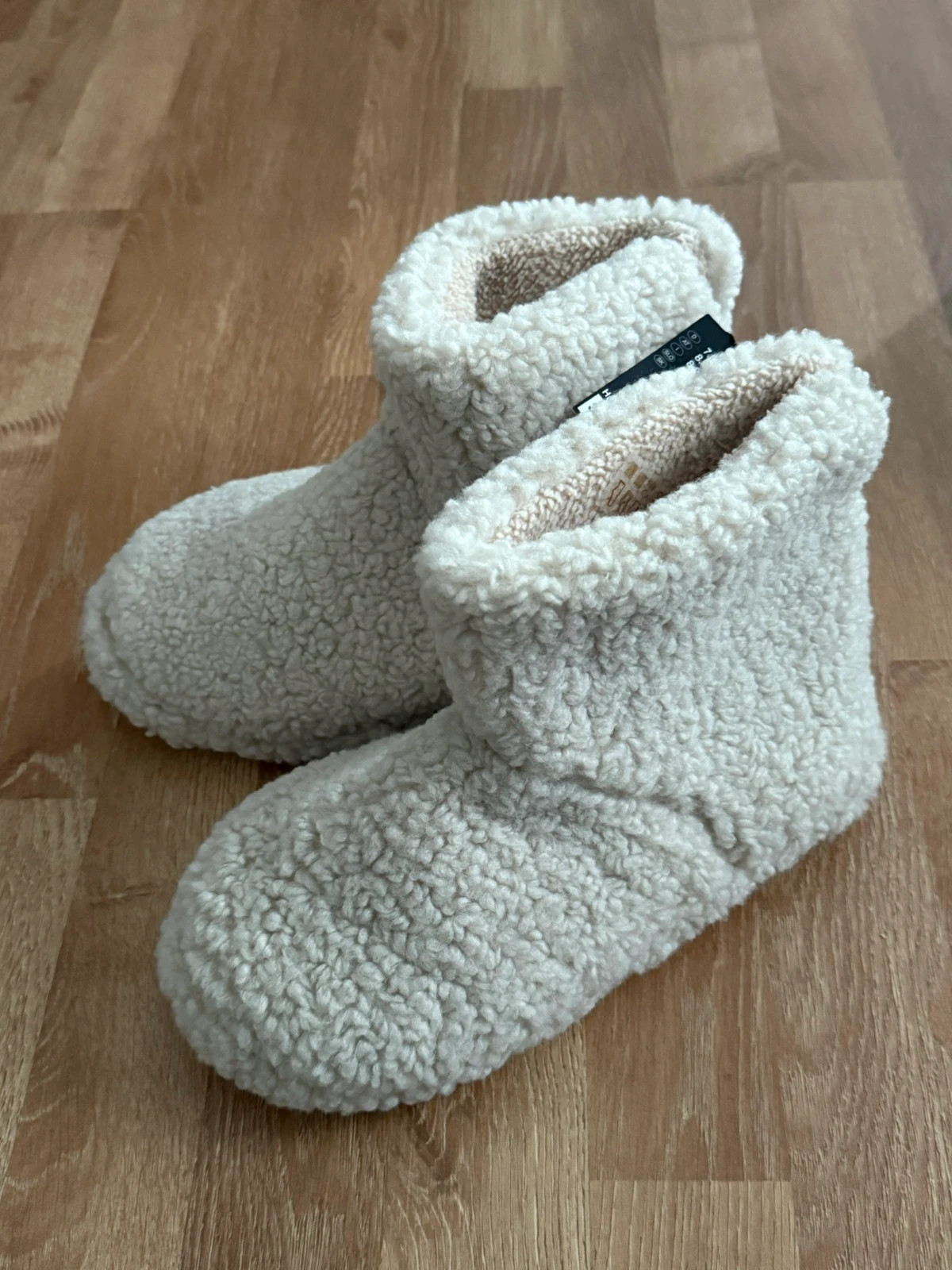 Neue Kuschel Hausschuhe / Teddy Slipper – Infinity – taille 38 2