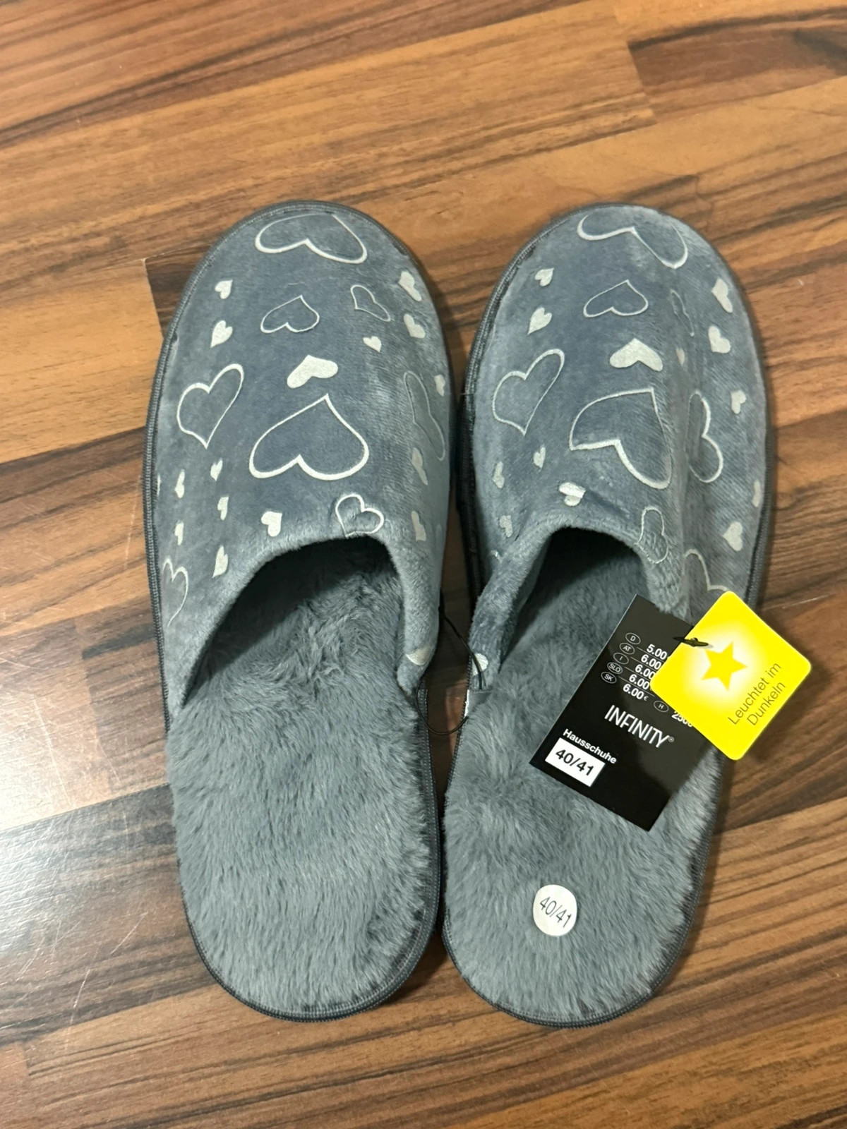 Kuschelige Hausschuhe mit Herz-Muster – Infinity – taille 41 3