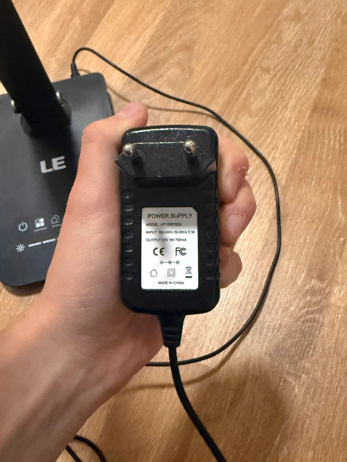 Moderne schwarze LED-Schreibtischlampe – L'E 5