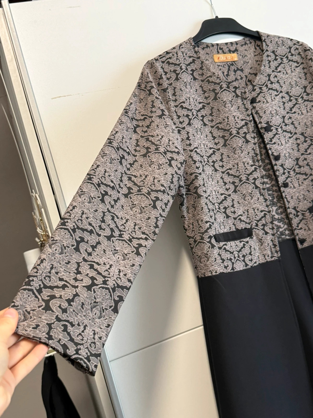 Elegantes Kleid mit Ornament-Muster – taille M / 38 / 10 5