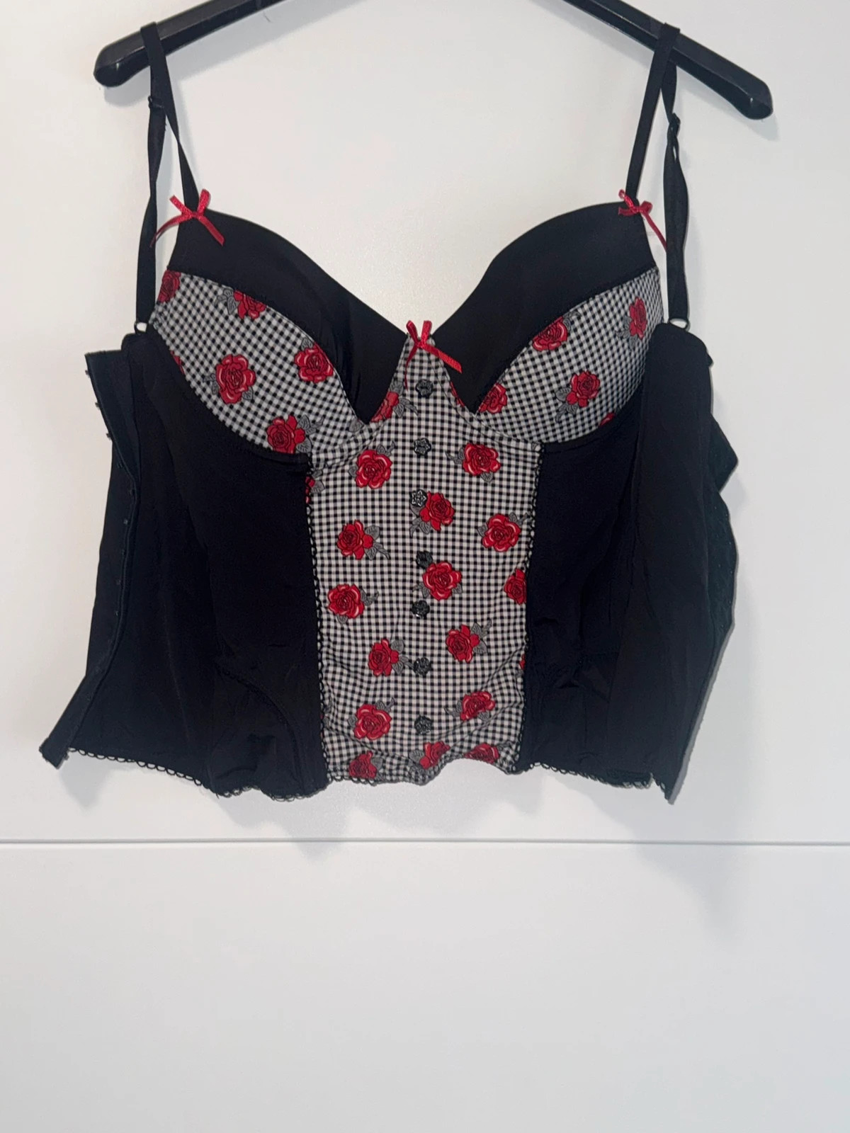 Schwarzes Corsagen-Top mit Herzmuster