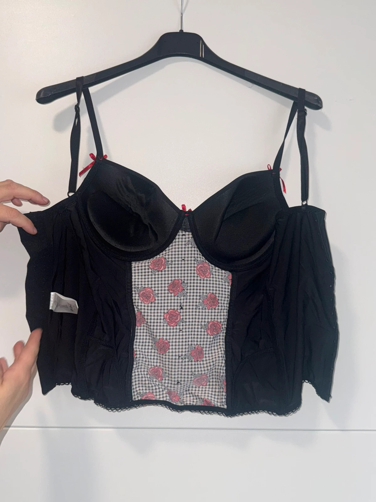 Schwarzes Corsagen-Top mit Herzmuster – Okay 2