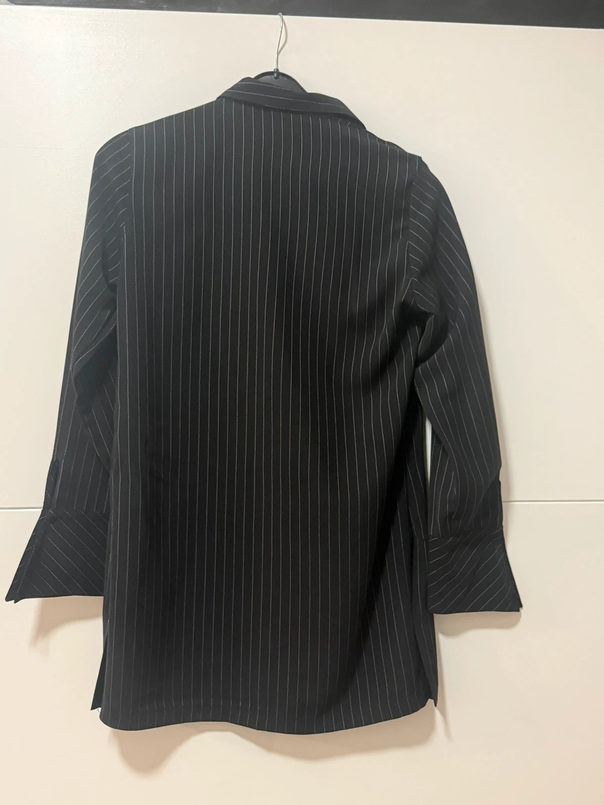 Schwarzer Blazer mit Nadelstreifen – taille M / 38 / 10 2