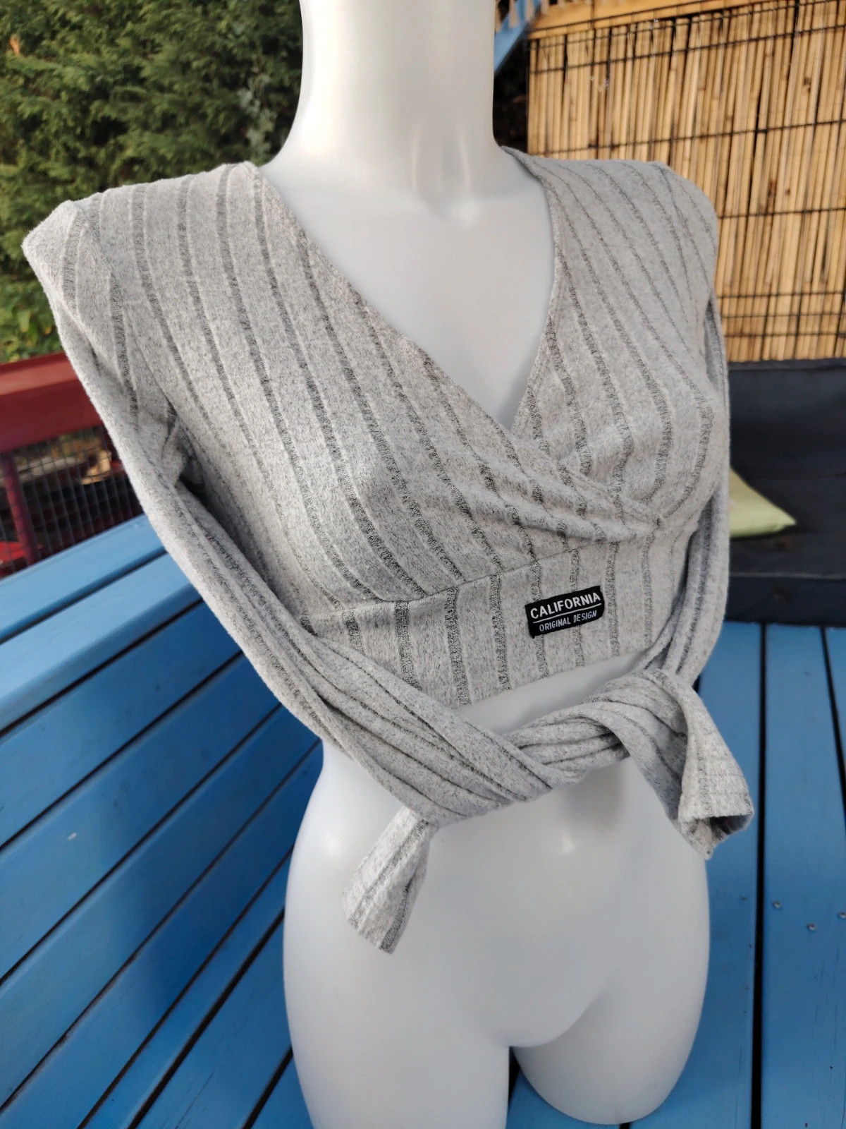 Crop top cache-cœur Gris "California"Le style côte Ouest sans le billet d'avion ! – Shein – taille XS / 34 / 6 4