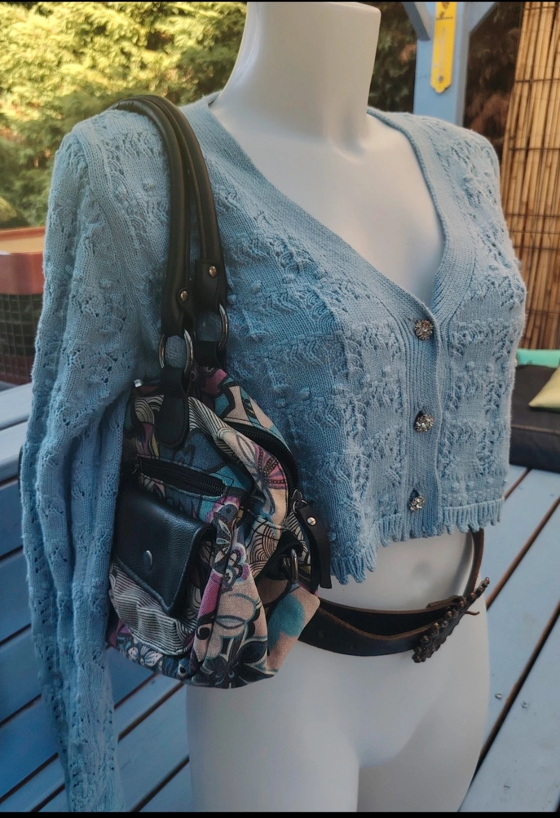 Vintage Cardigan court bleu ciel ajouré Sweewë Taille M (Boutons bijoux) – Sweewë – taille M / 38 / 10 2
