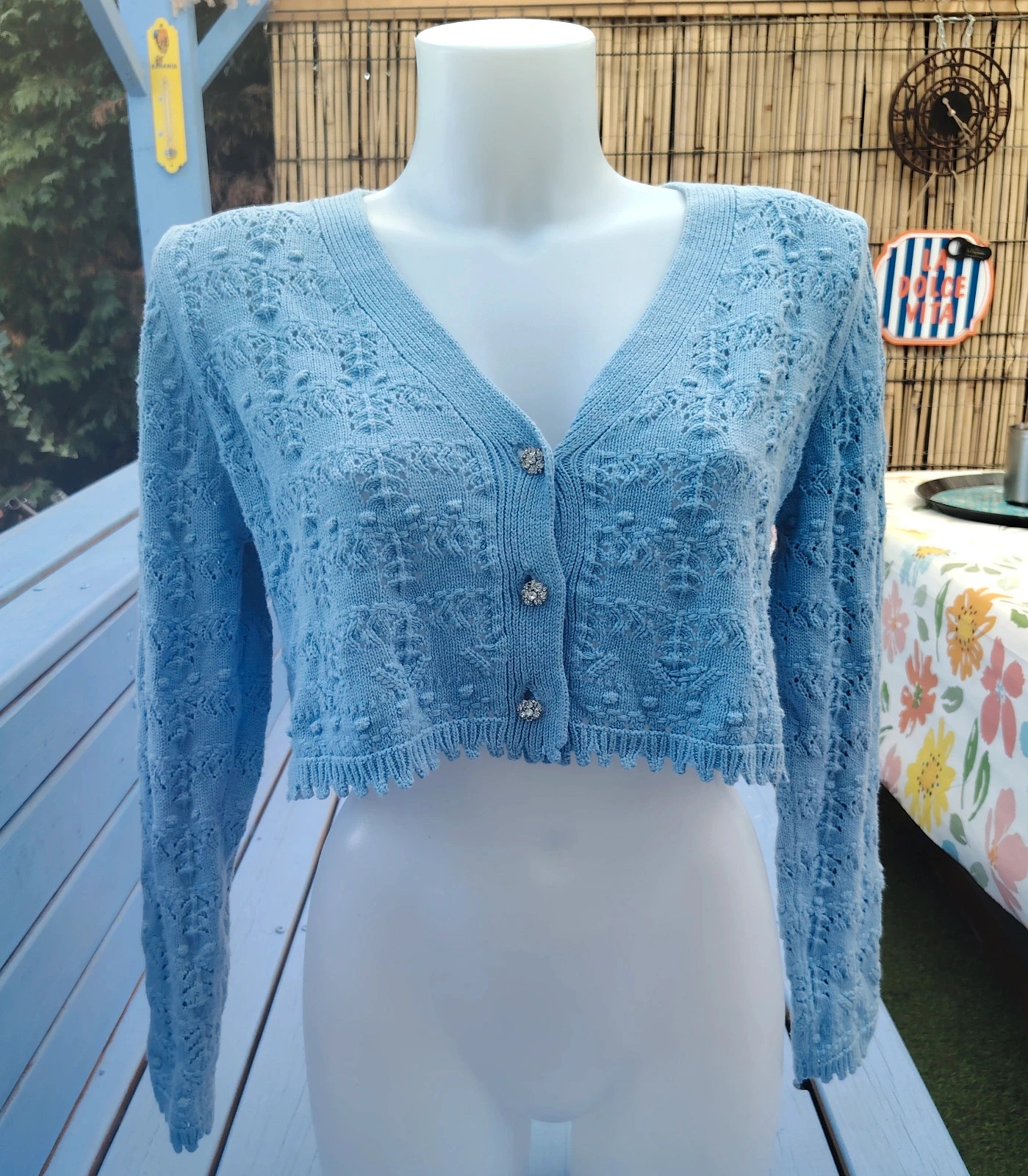 Vintage Cardigan court bleu ciel ajouré Sweewë Taille M (Boutons bijoux) – Sweewë – taille M / 38 / 10 3