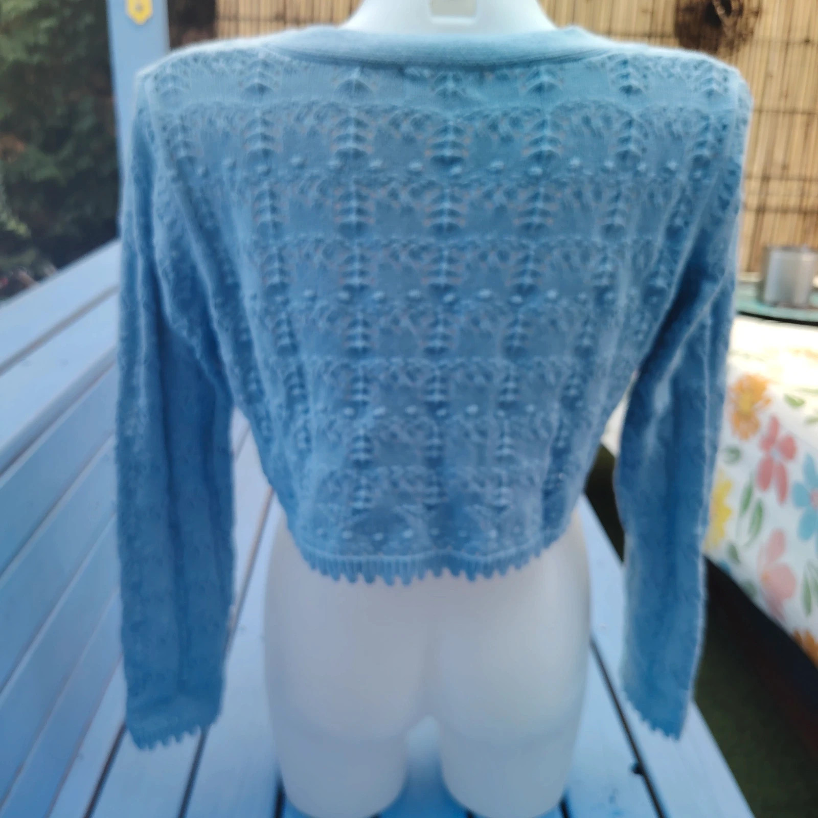 Vintage Cardigan court bleu ciel ajouré Sweewë Taille M (Boutons bijoux) – Sweewë – taille M / 38 / 10 5