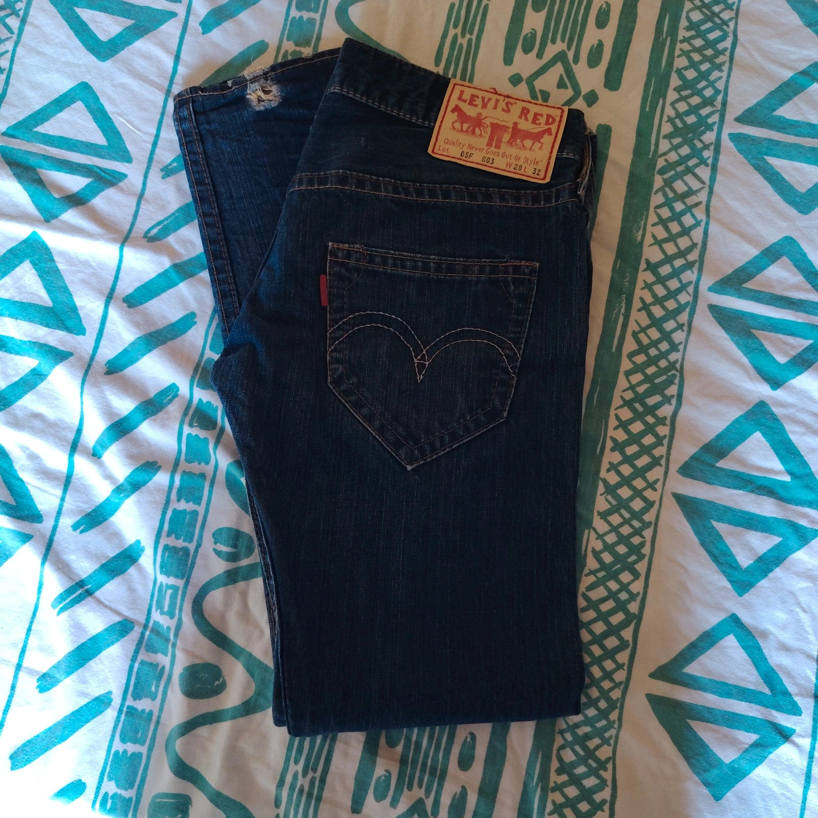 A saisir - Jean Levi's Red bleu brut W28 L32 - Lot 05F S03 – Levi's – taille W28 | FR 38 3