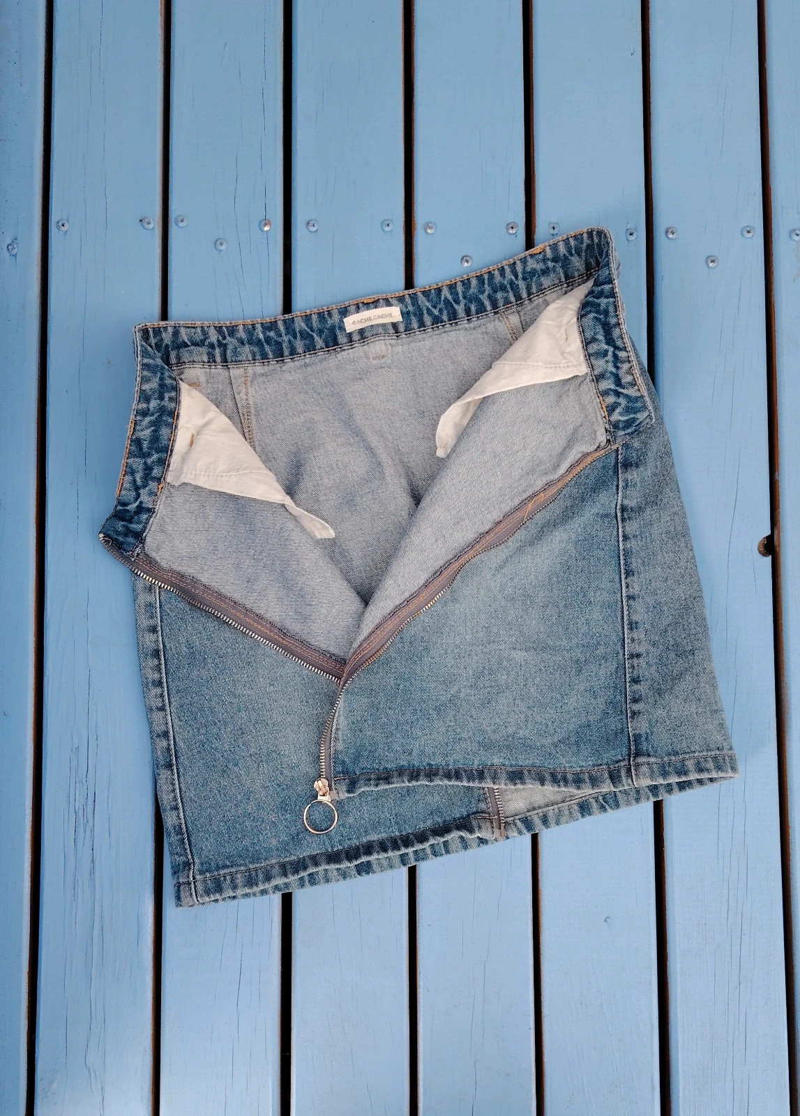 Jupe courte en jean Cache Cache avec zip central – Taille 38 – Denim délavé – Cache Cache – taille M / 38 / 10 3