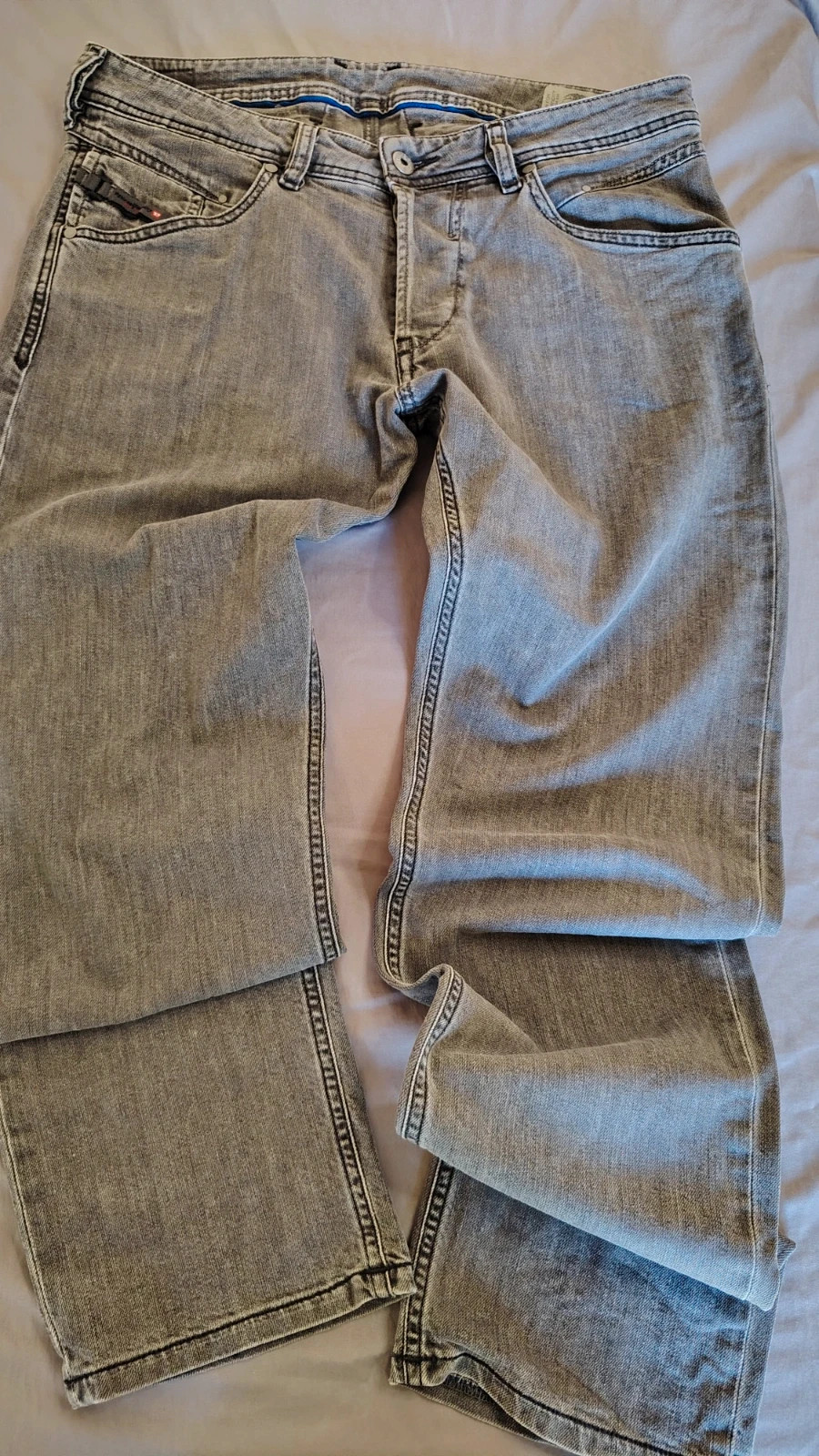 Jean homme DIESEL modele Belther pour homme en excellent état. – Diesel – taille L 3