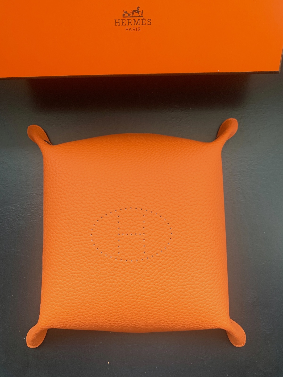 Hermès H Evelyne Mises et Relances – Vide-poche orange – Hermès 5