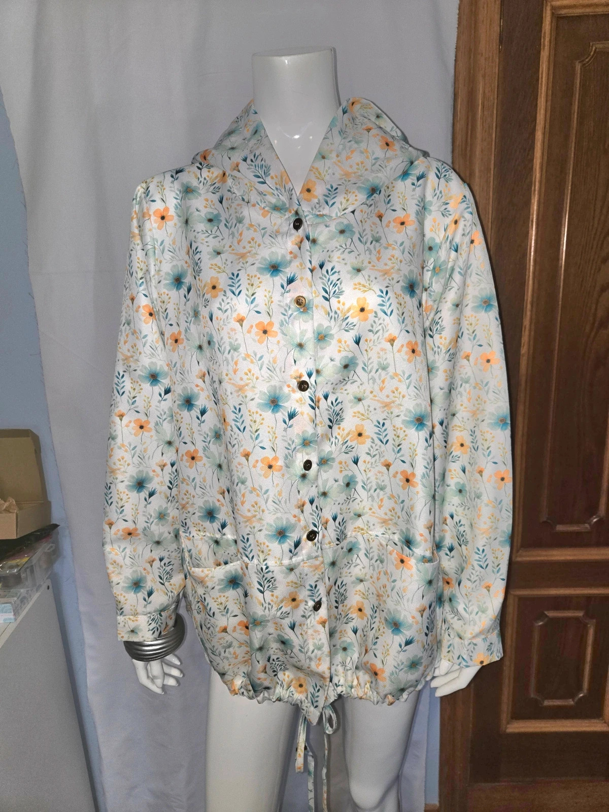 Chaqueta/Cazadora fina con capucha (Talla 3XL) – Local – taille XXXL / 46 / 18