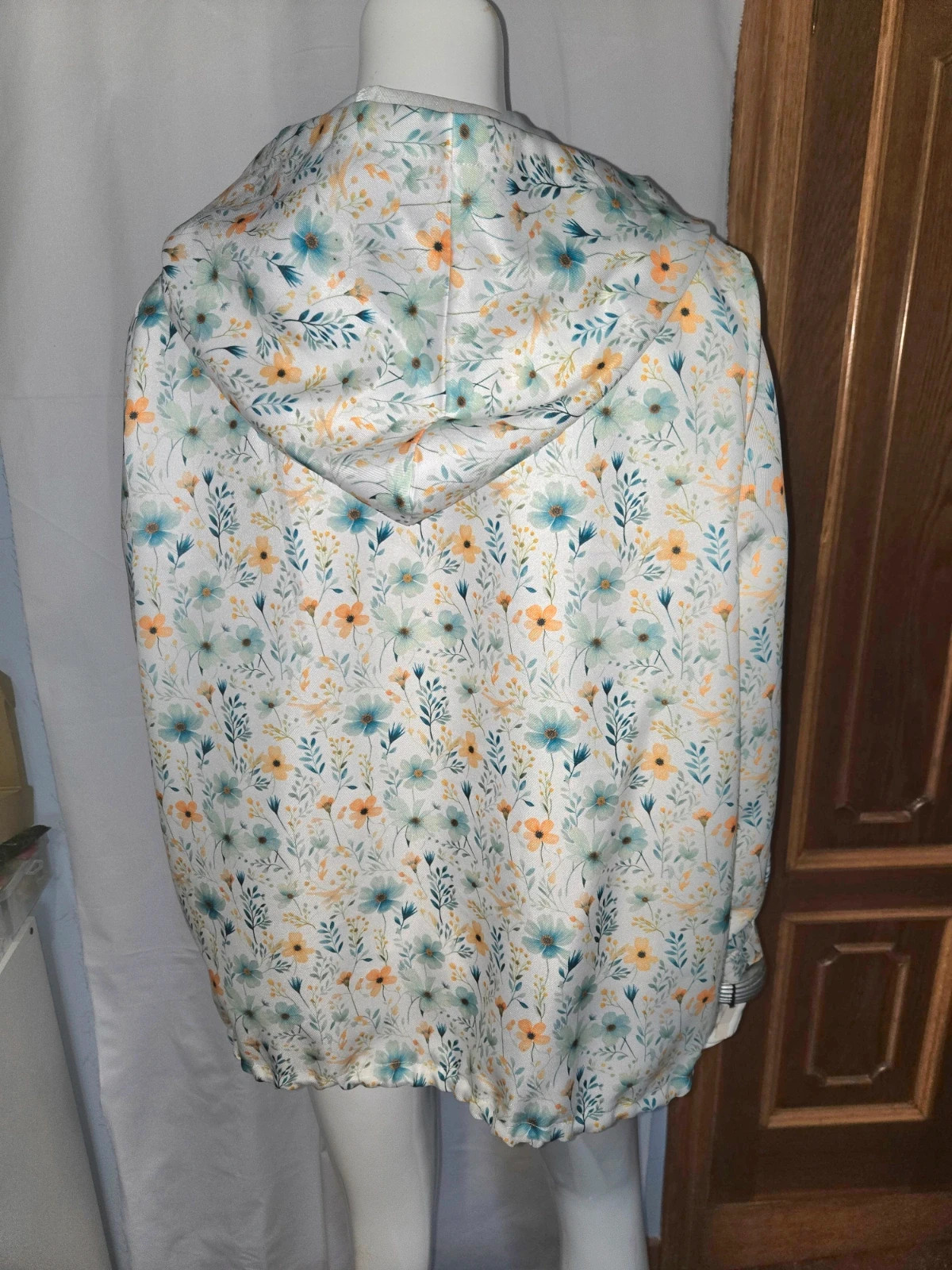 Chaqueta/Cazadora fina con capucha (Talla 3XL) – Local – taille XXXL / 46 / 18 3