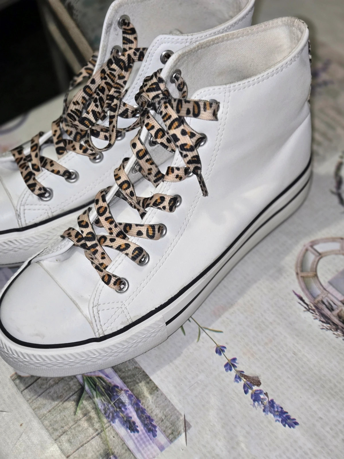 Zapatillas plataforma Mustang "Bigger T" Blancas - Cordones Leopardo - Talla 41