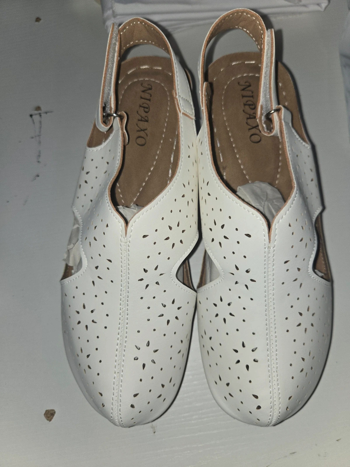 Sandalias de cuña blancas caladas - Talla 38