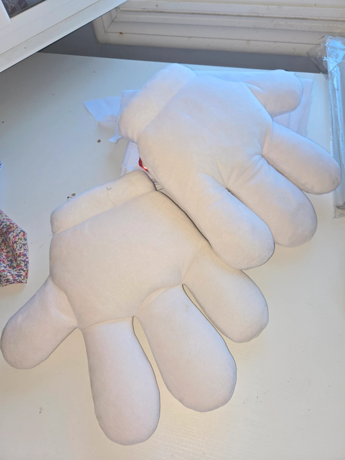 Guantes / Manos de Peluche de Minnie Mouse (Disney Store) – Disney – taille Taille unique 2