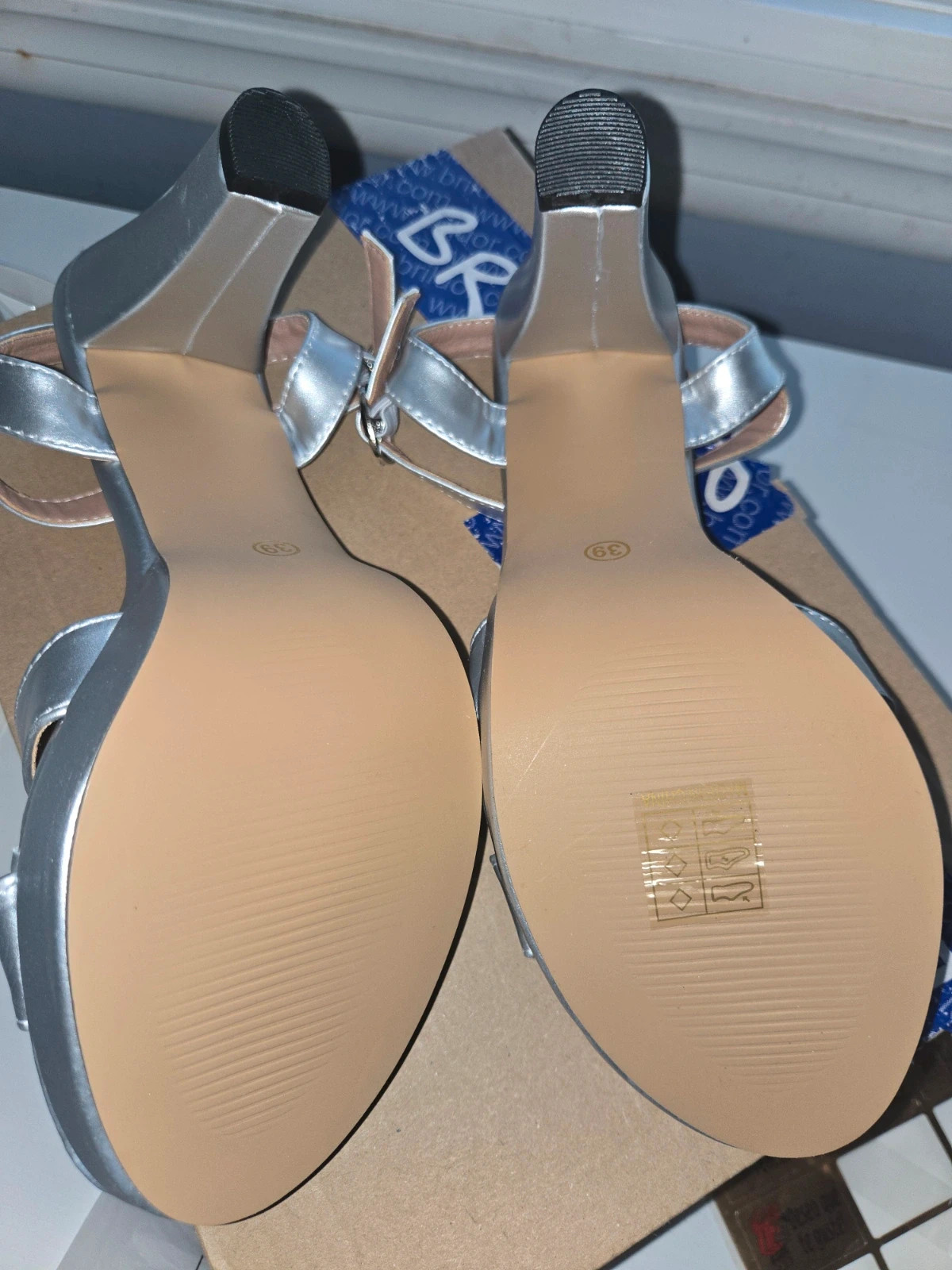 Sandalias de tacón plateadas con plataforma - Talla 39 – Local – taille 39 5