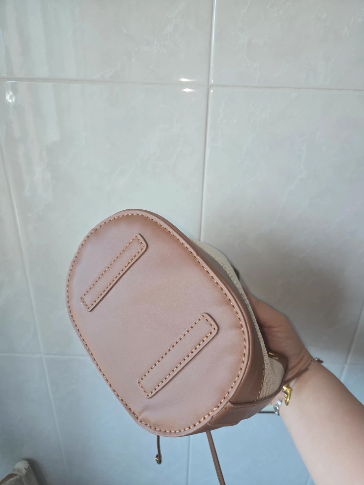 Bolso cubo tipo bombonera de lona y piel marrón / camel Estilo vintage – Local 3