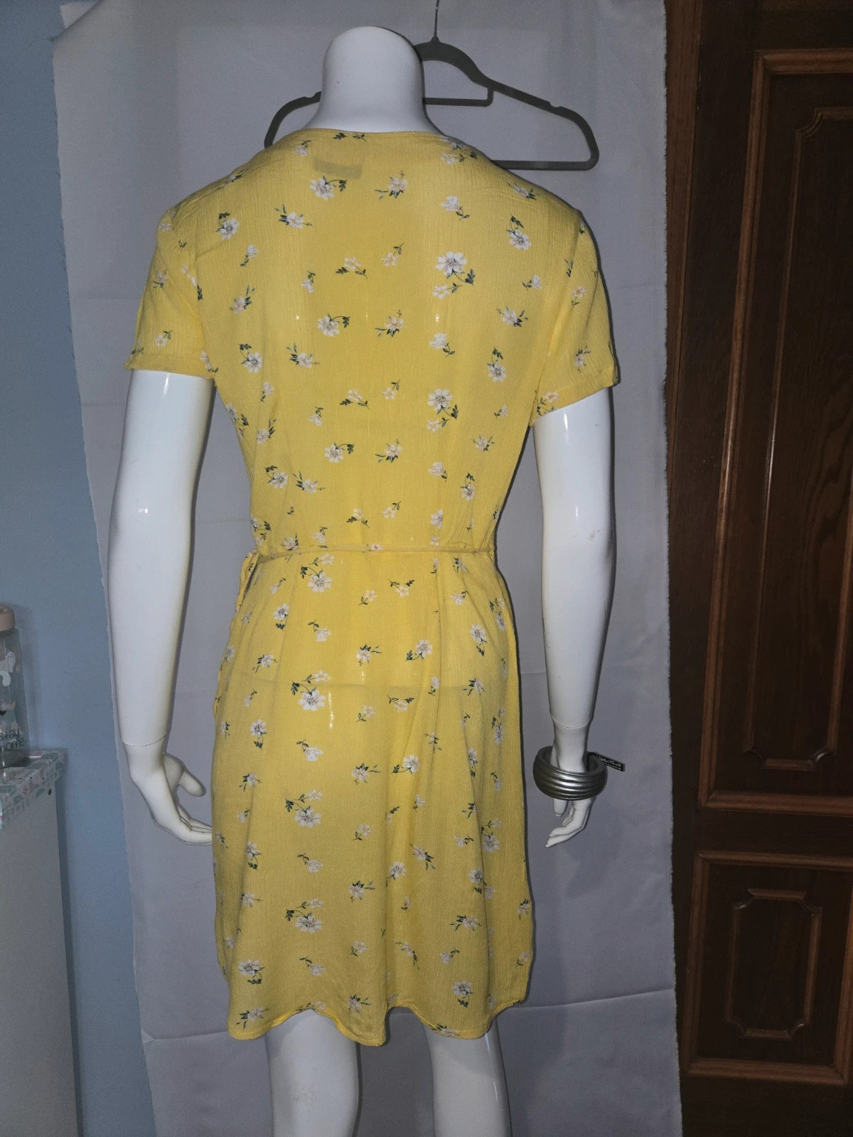 Vestido Cruzado Amarillo con Estampado Floral talla S – Stradivarius – taille S / 36 / 8 2