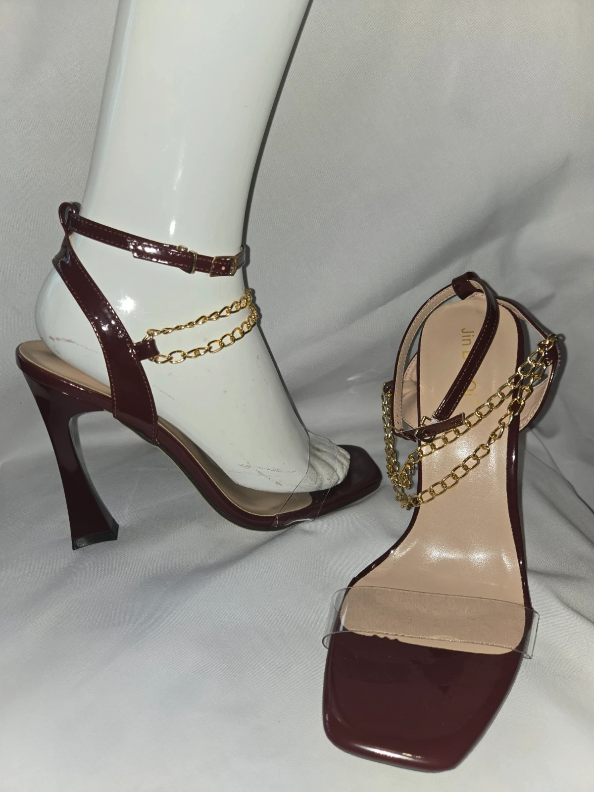 Sandalias de tacón Jin Bei Qi color vino con cadenas doradas y tira transparente T40 – jin bei qi – taille 40
