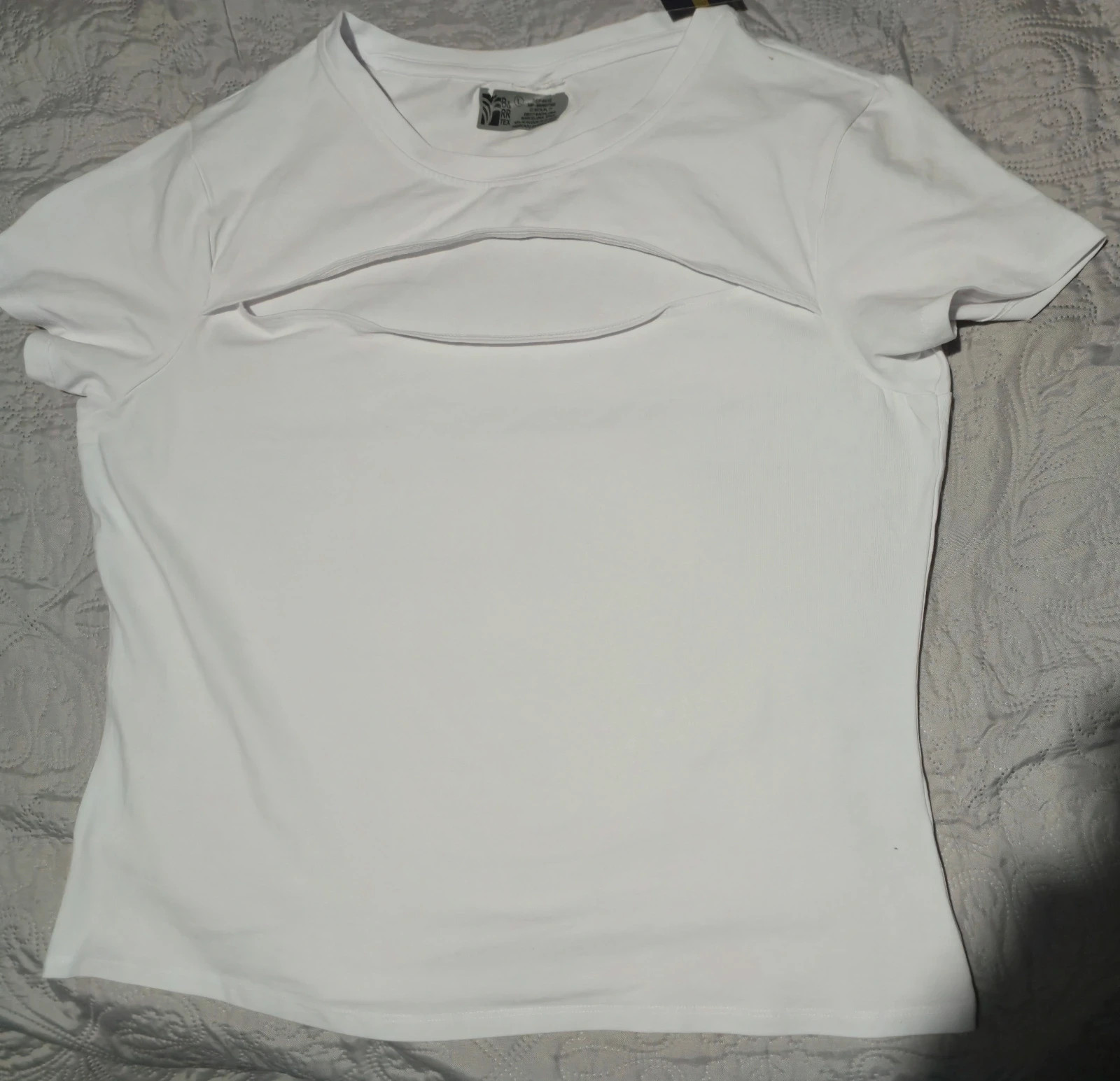 Camiseta blanca con abertura. – b&RR – taille L / 40 / 12