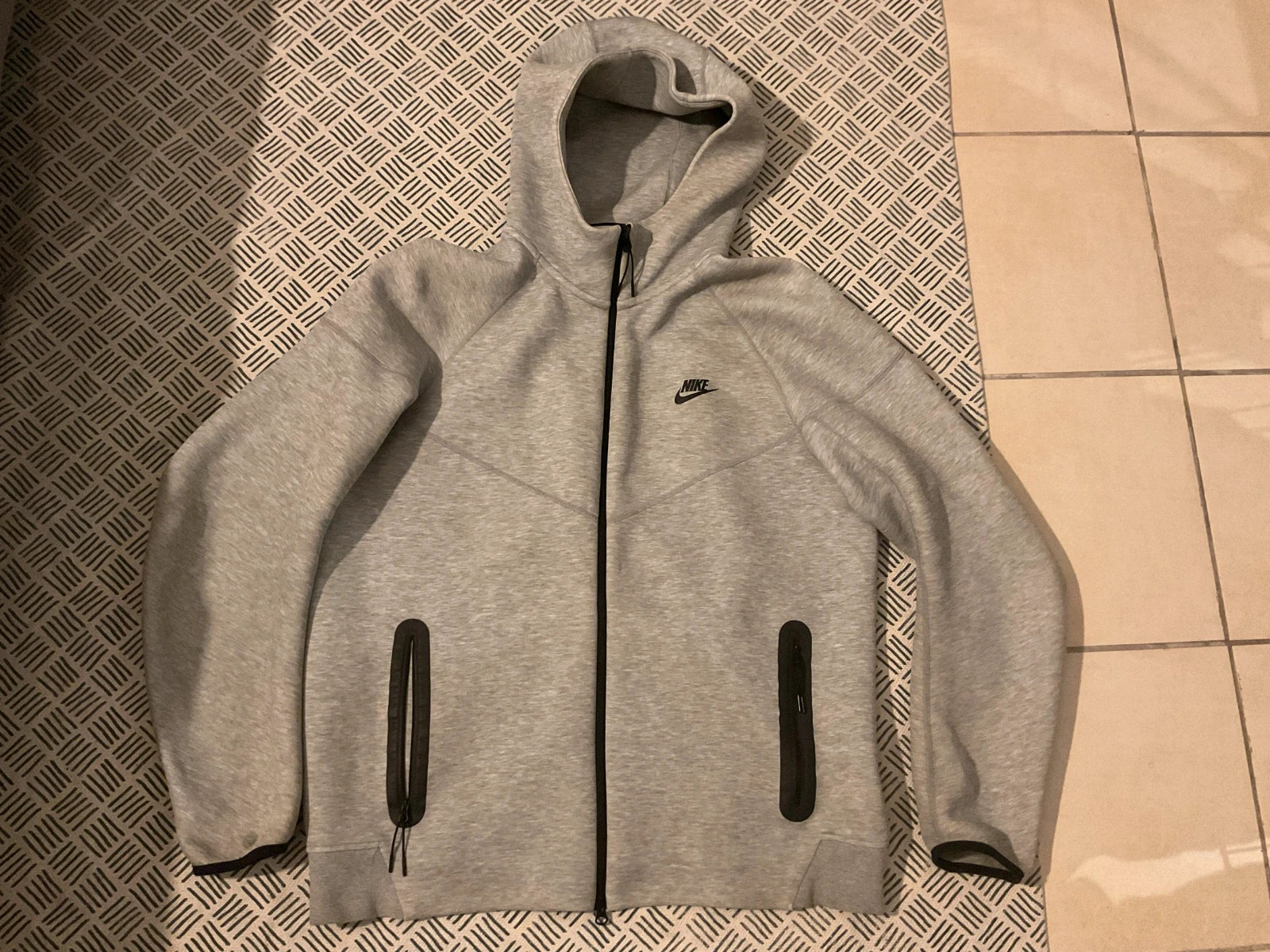 Haut Nike Tech