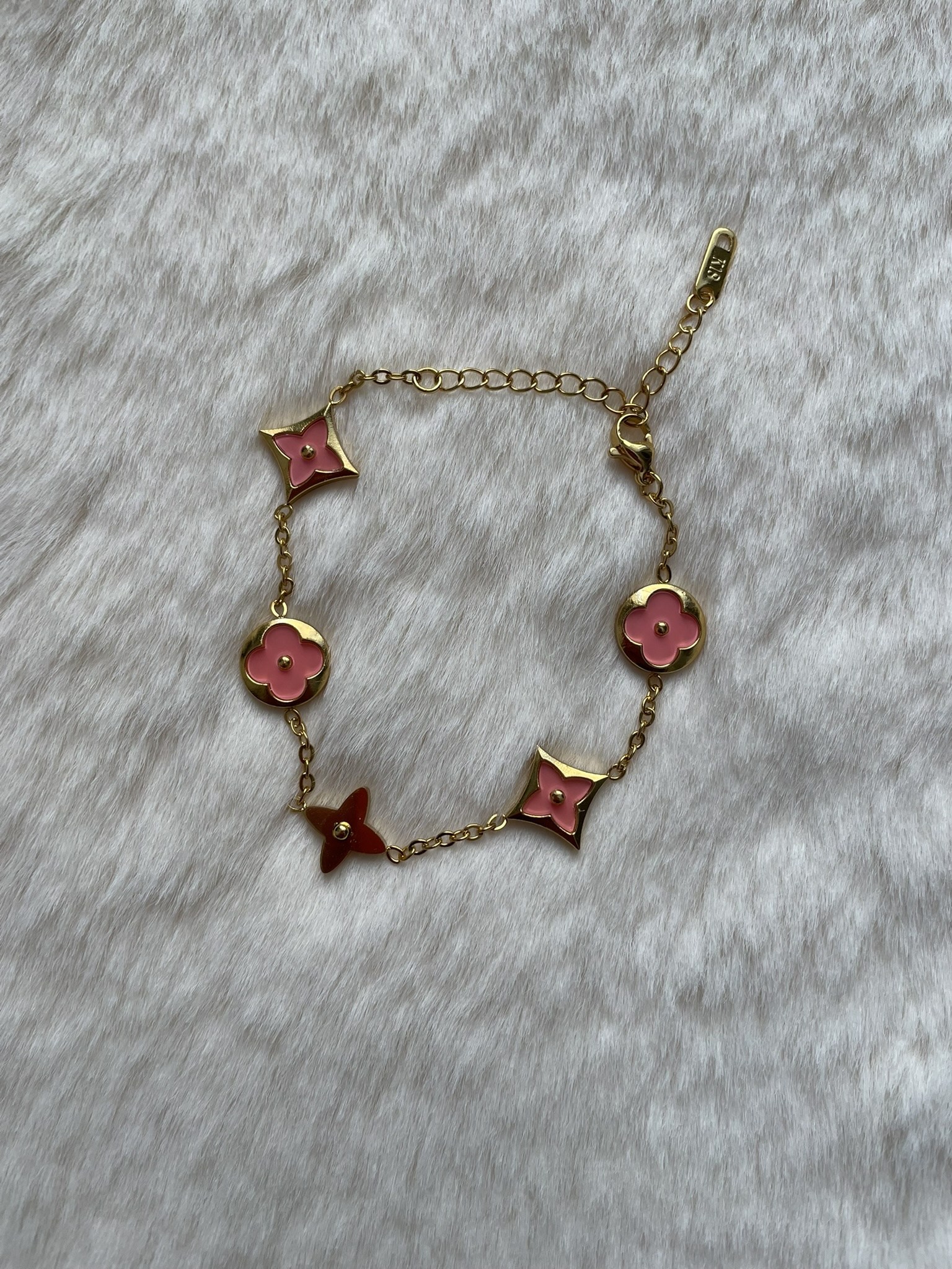 Bracelet chaîne dorée fleurs roses 3