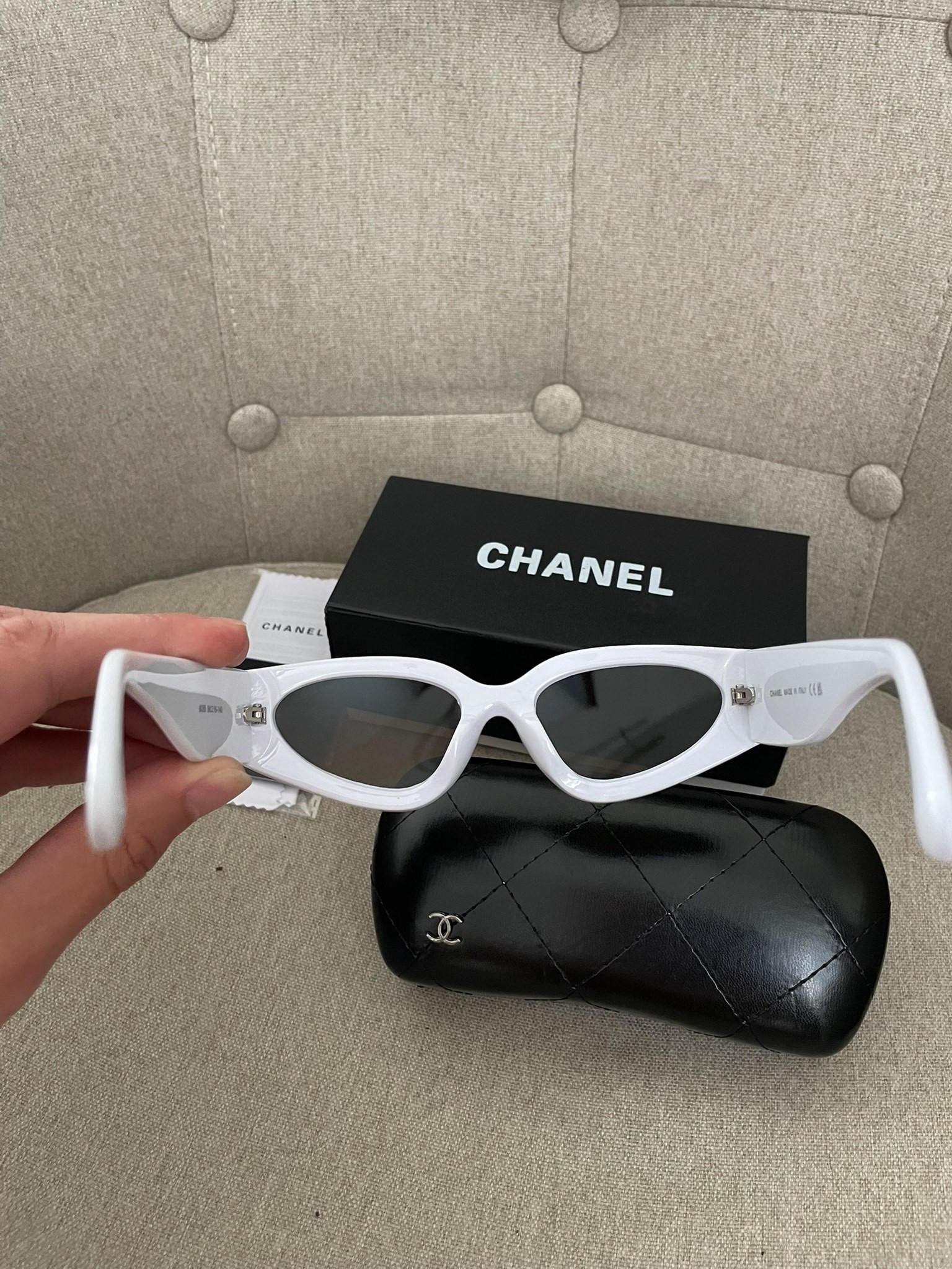 Lunettes de soleil Chanel noir blanc 2
