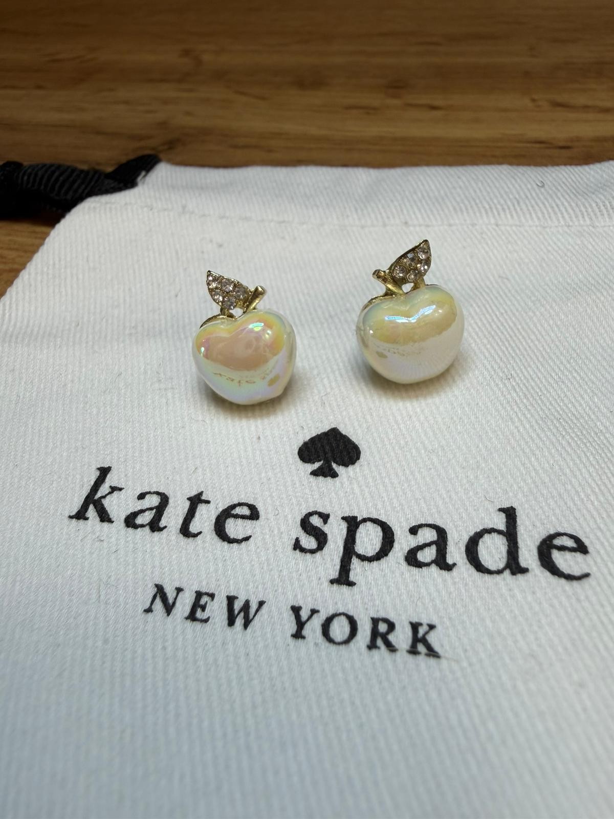 Boucles d'oreilles pomme en nacre  4