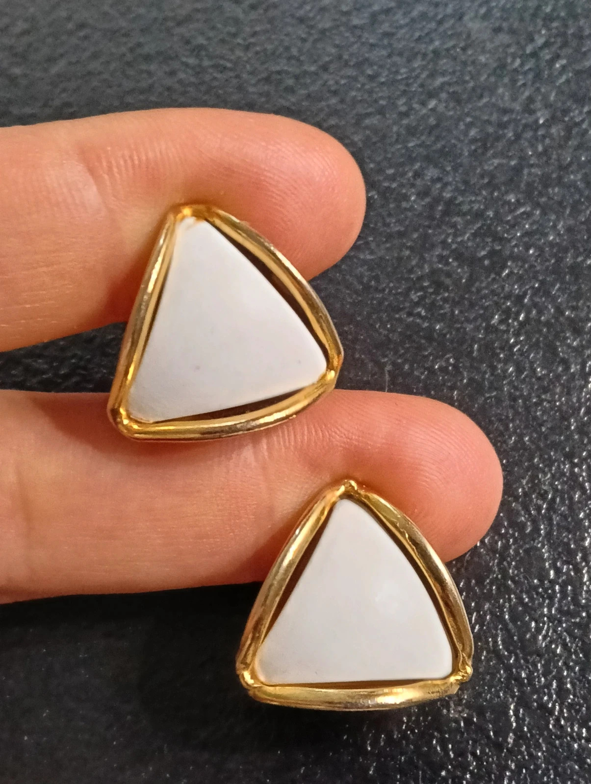 Vintage triangle earrings 80s