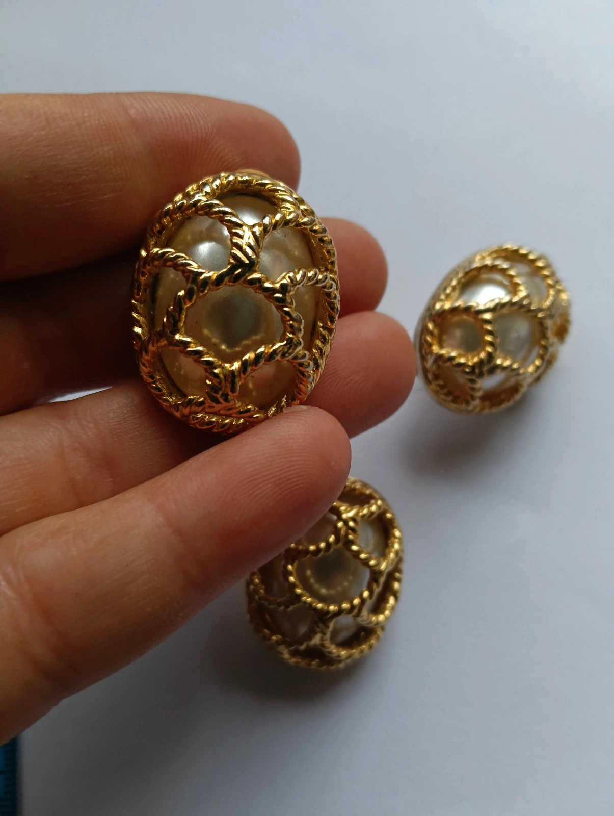 Vintage 80s gold tone rope lattice & faux pearl statement trio – Vintage Boutique 3
