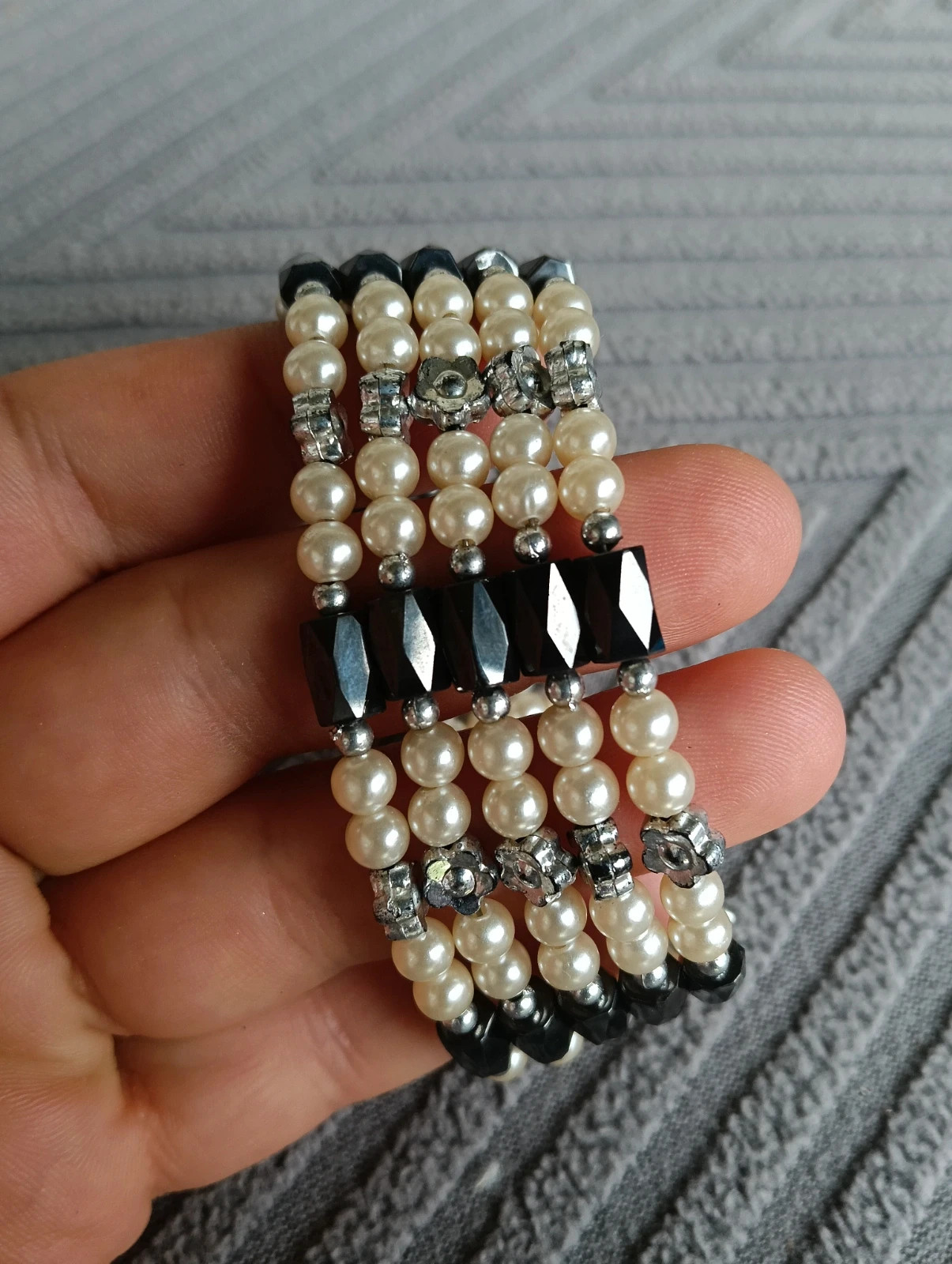 Vintage magnetic wrap choker necklace and bracelet Collar magnético de los 80s – Vintage Chic 5