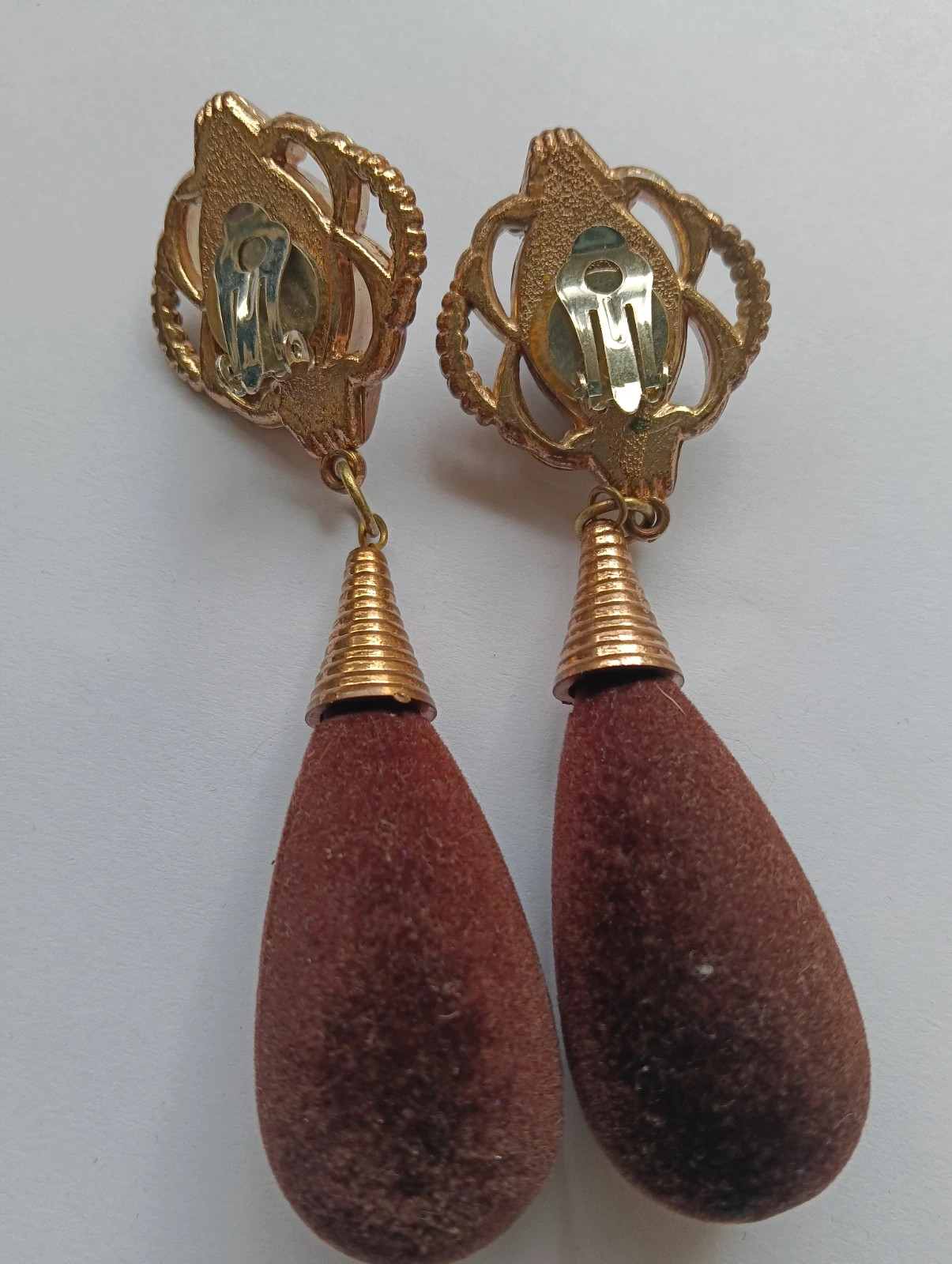 Vintage gold tone and brown flocked Velvet earrings – ArtDeco 3