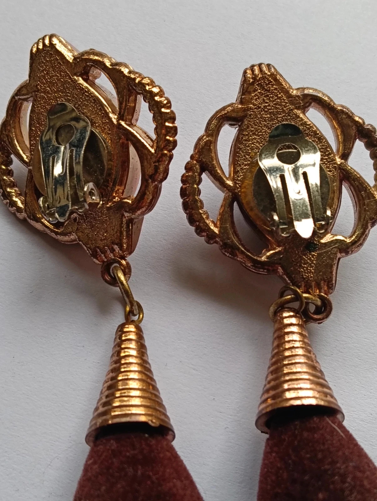 Vintage gold tone and brown flocked Velvet earrings – ArtDeco 4