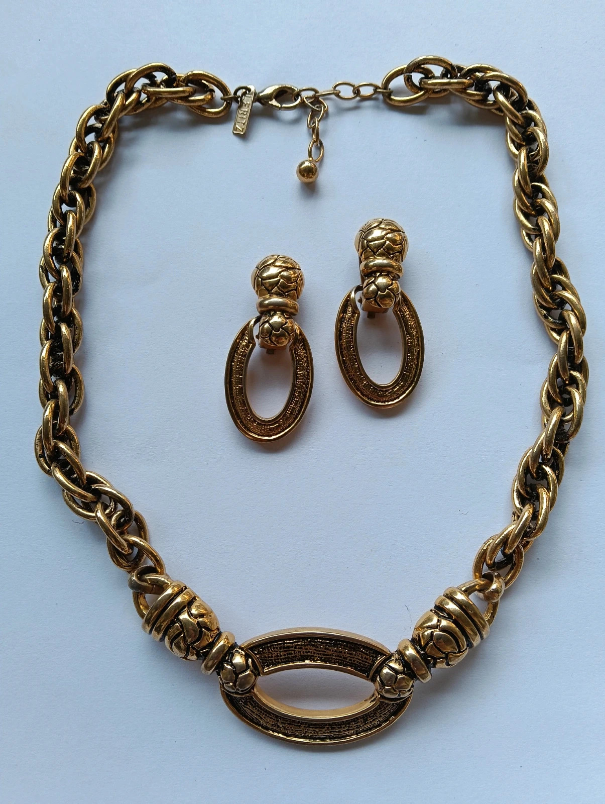 Vintage Leritz set: earrings & necklace gold plated