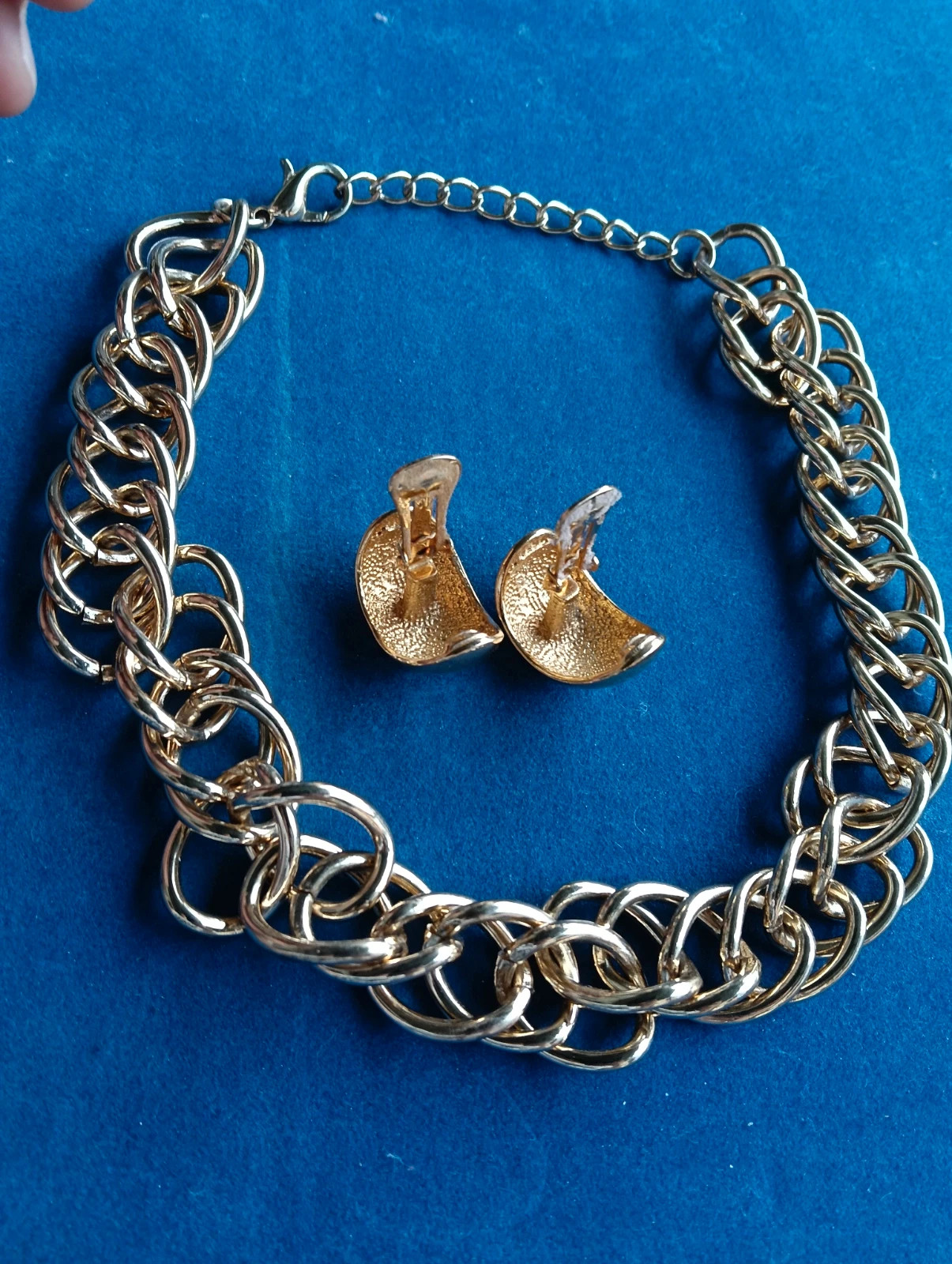 Set vintage clip earrings and necklace gold tone – Vintage Chic 4