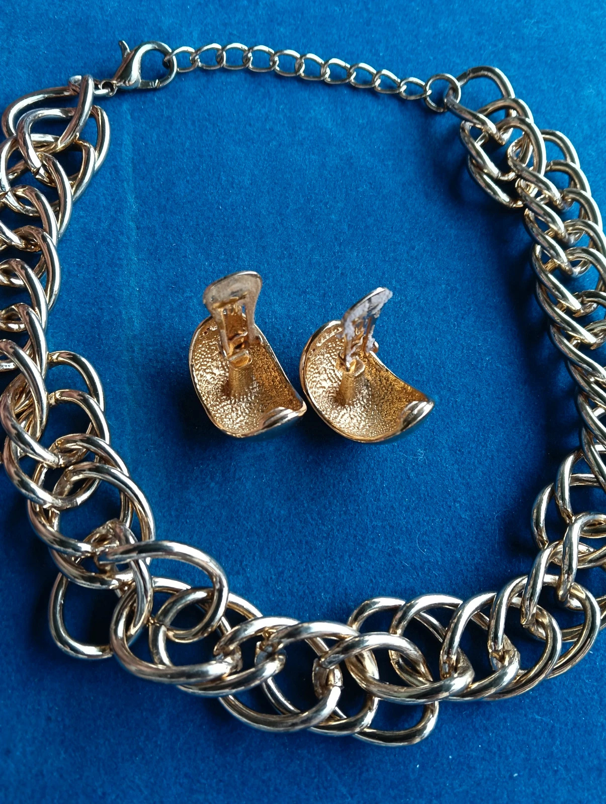 Set vintage clip earrings and necklace gold tone – Vintage Chic 5