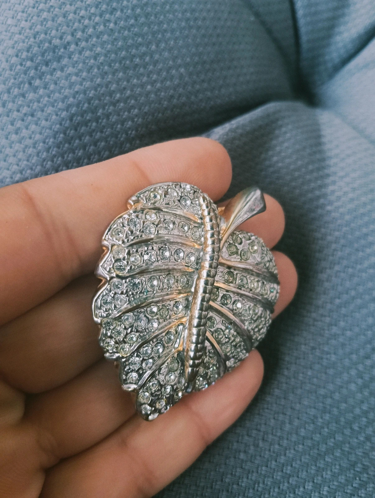 Vintage sparkling rhinestone tropical leaf brooch statement – Vintage Chic 4